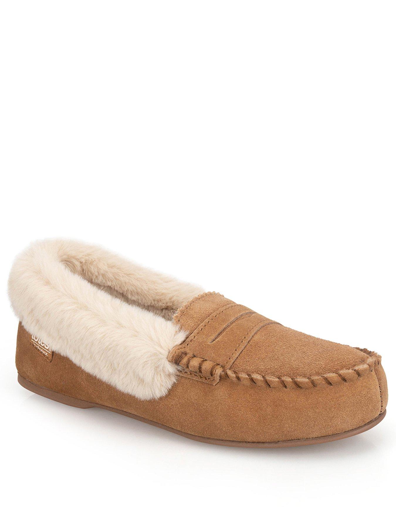 Image 2 of 5 of Totes Isotoner Totes Isotoner Womens Suede Moccasin Slippers With Faux Fur Lining - Tan