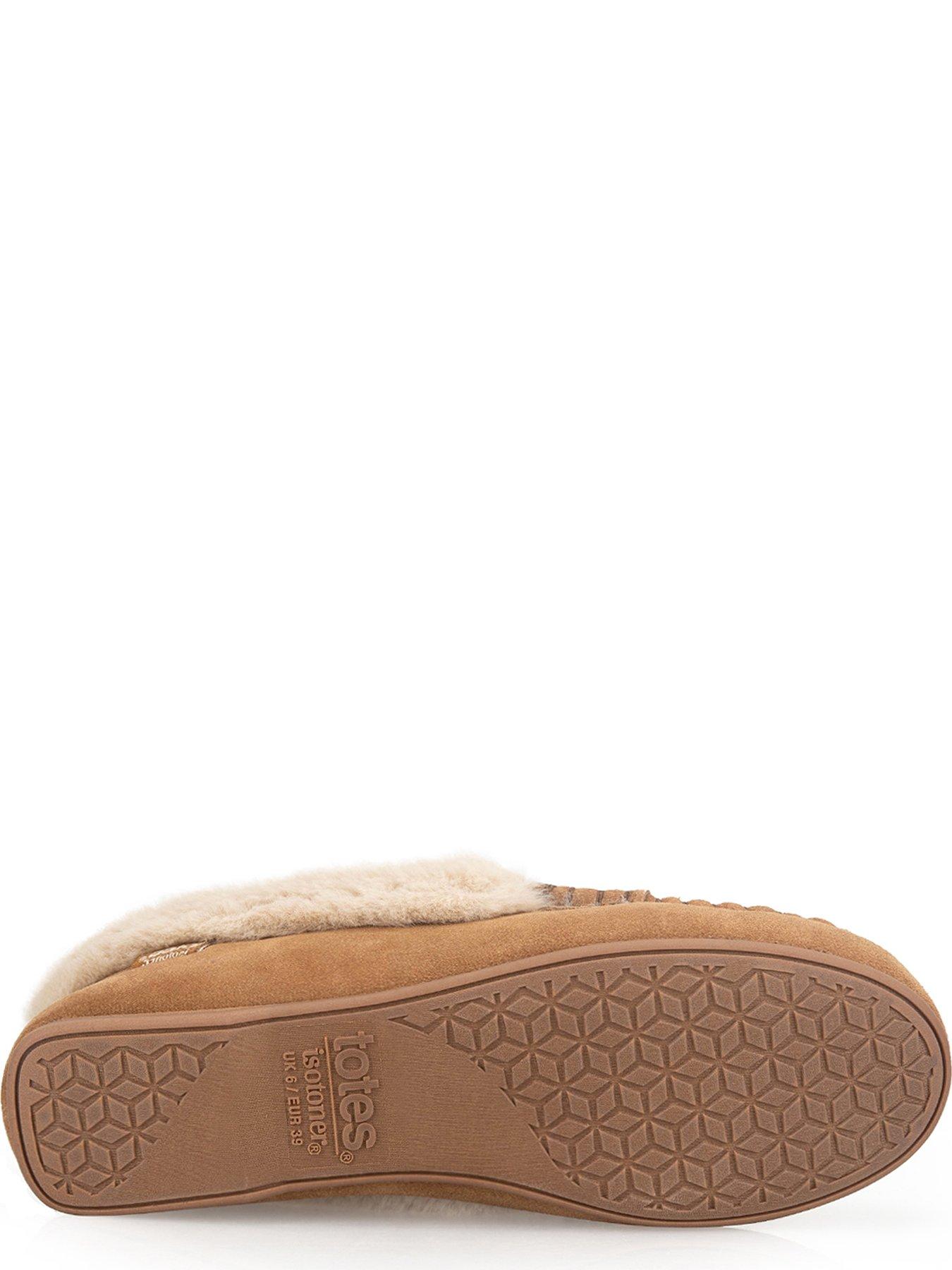 Image 4 of 5 of Totes Isotoner Totes Isotoner Womens Suede Moccasin Slippers With Faux Fur Lining - Tan