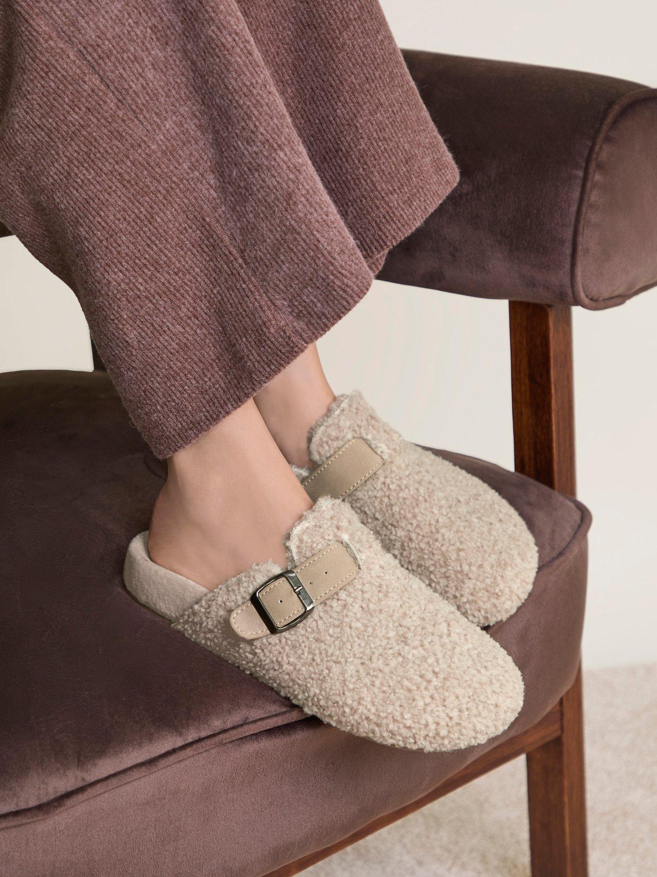 Image 5 of 5 of Totes Isotoner Totes Isotoner Womens Borg Clog Slippers - Oat
