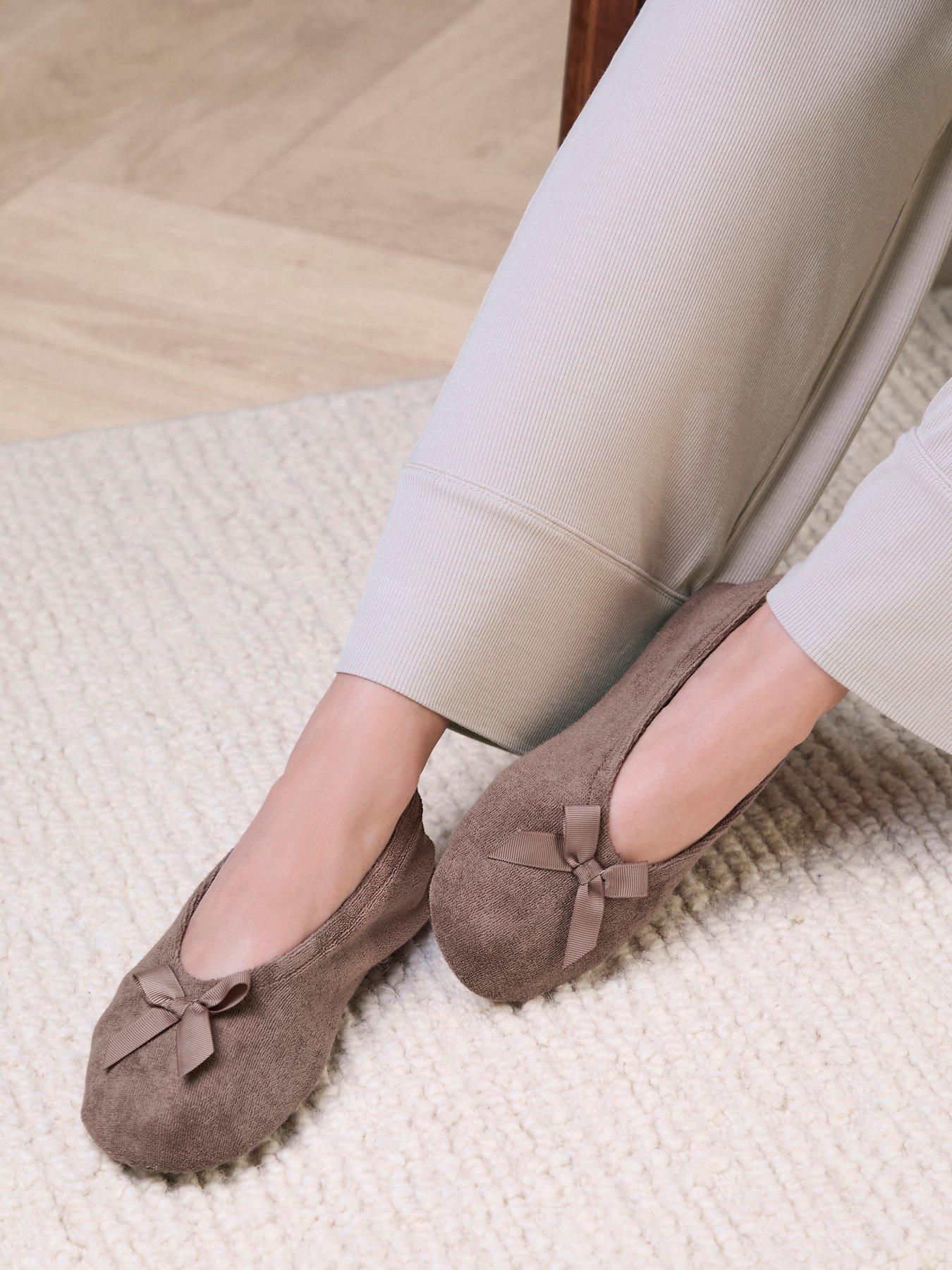 Image 5 of 5 of Totes Isotoner Totes Isotoner Womens Terry Ballet Slippers - Taupe