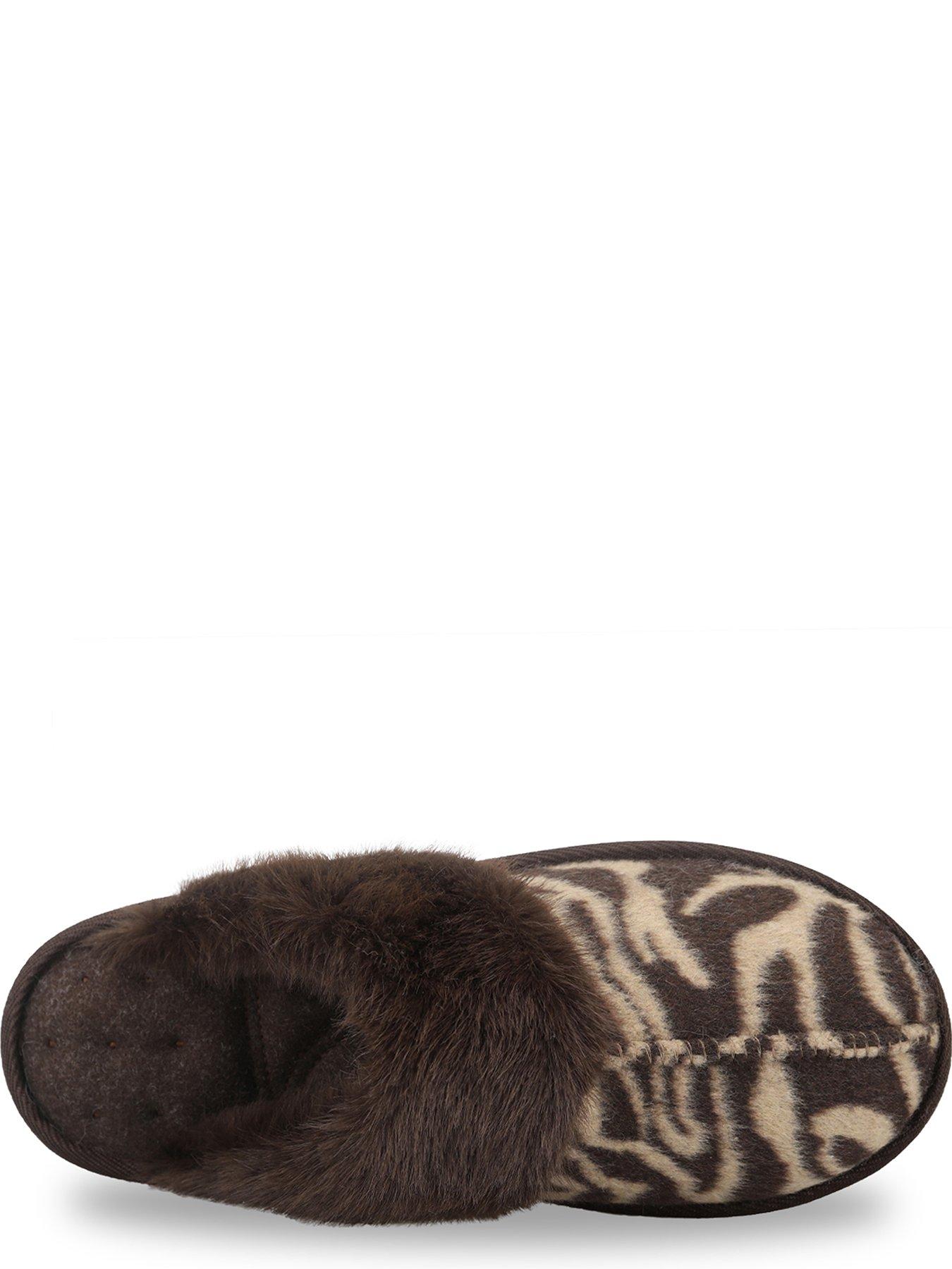 Image 3 of 5 of Totes Isotoner Totes Isotoner Womens Animal Print Mule Slippers - Brown