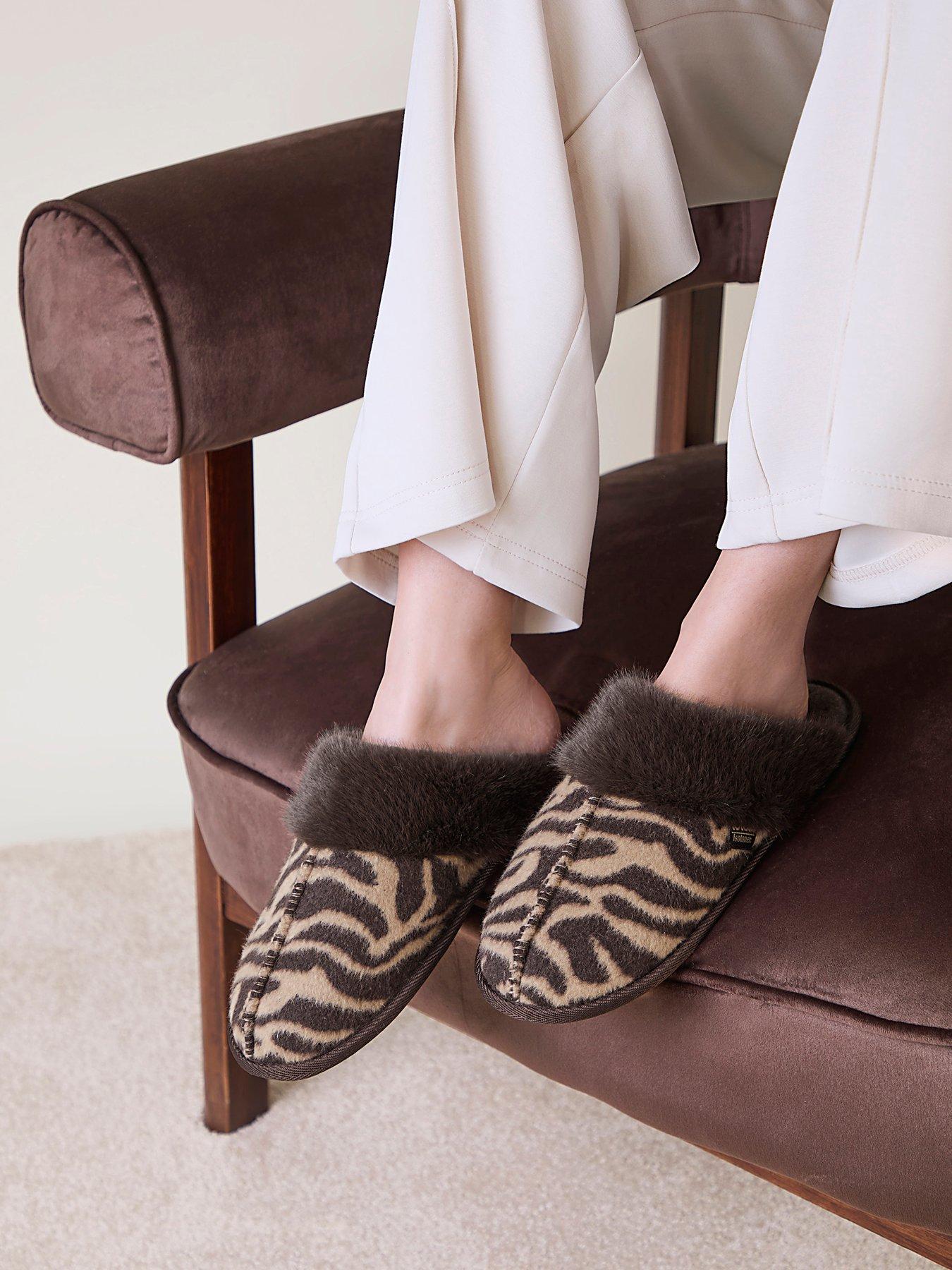Image 5 of 5 of Totes Isotoner Totes Isotoner Womens Animal Print Mule Slippers - Brown