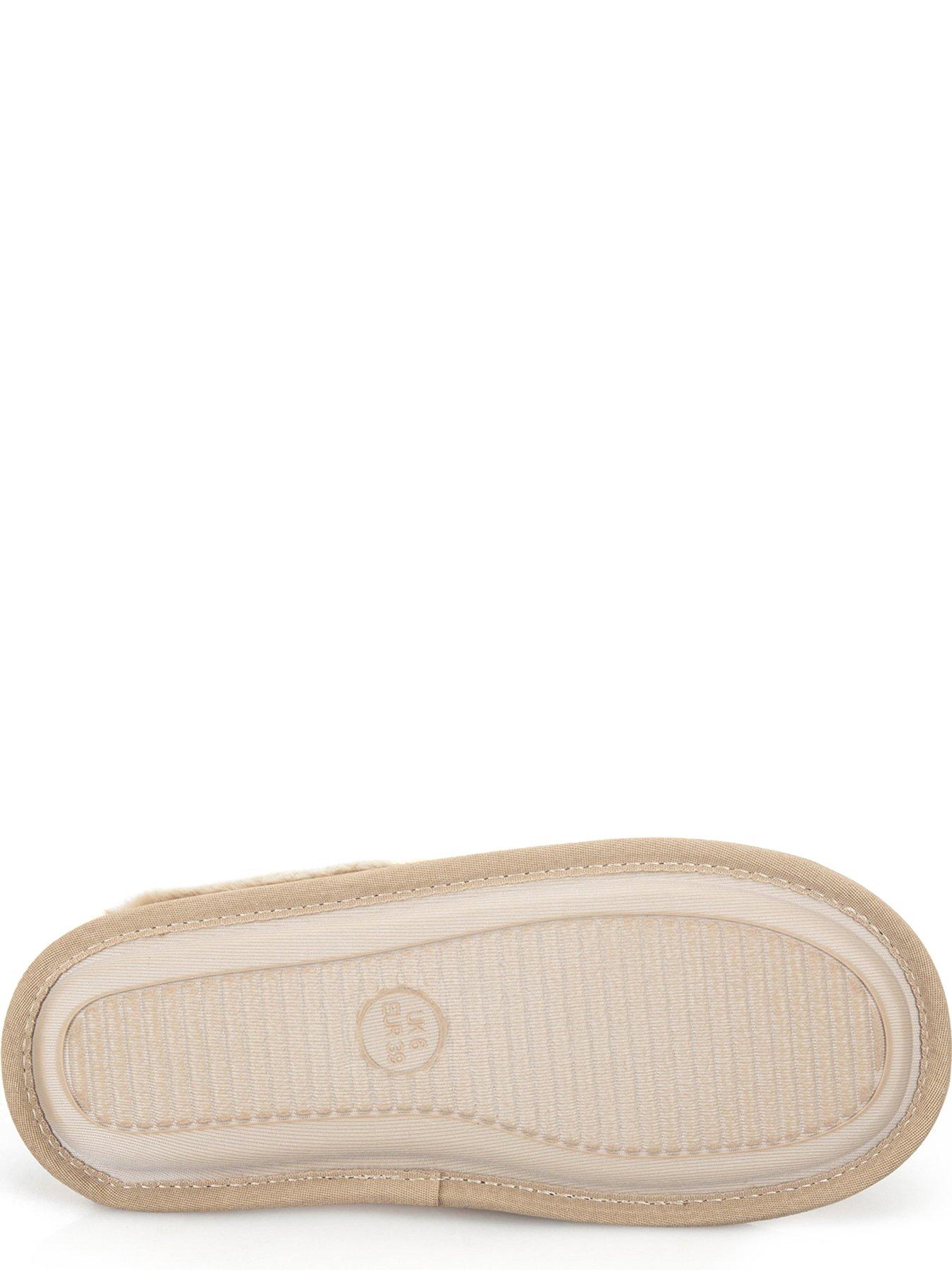 Image 4 of 5 of Totes Isotoner Totes Isotoner Womens Suede Mule Slippers With Faux Fur Lining - Sand