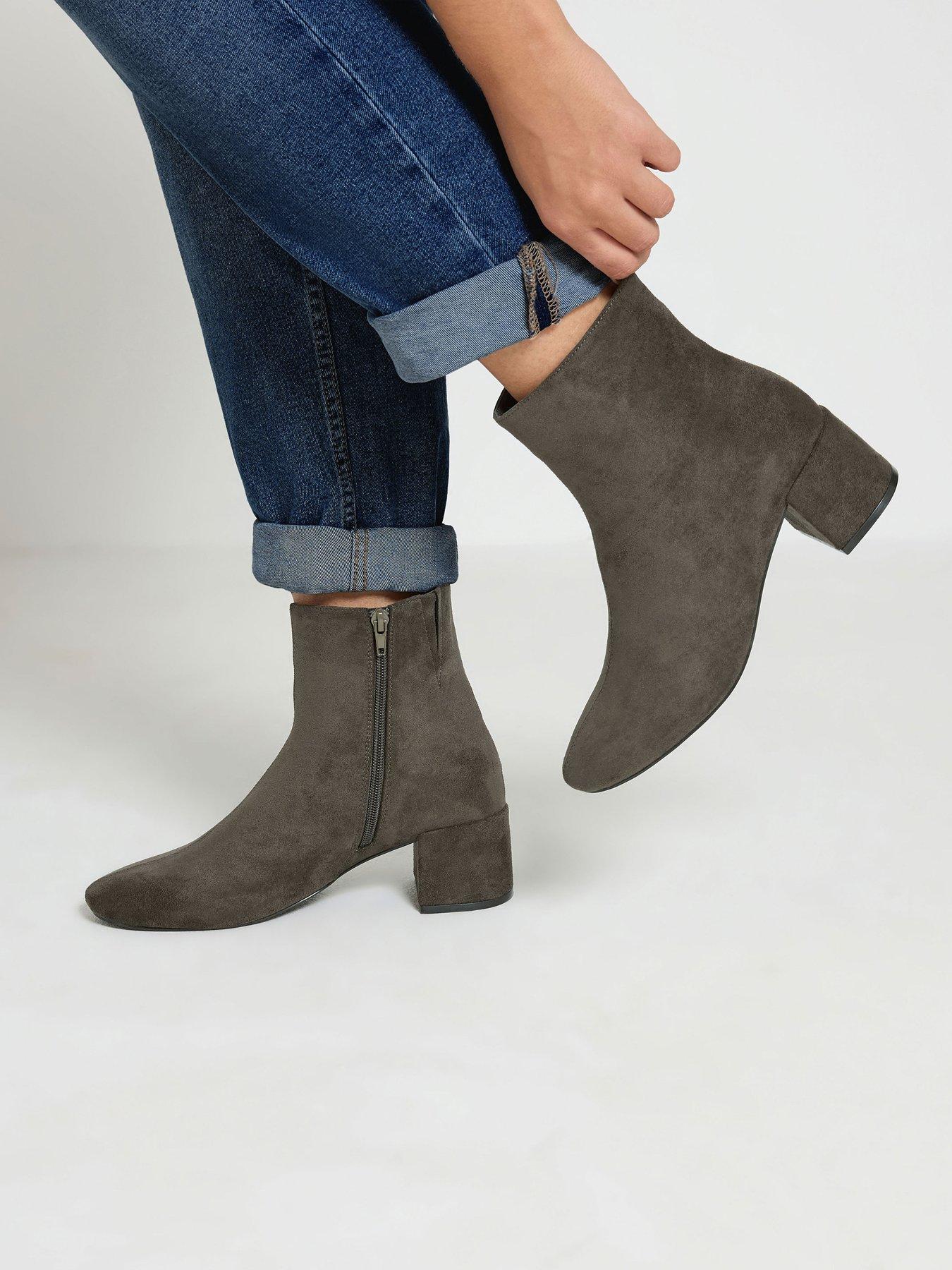 Image 4 of 4 of Yours Womens Wide Fit Block Heel Ankle Boots - Green