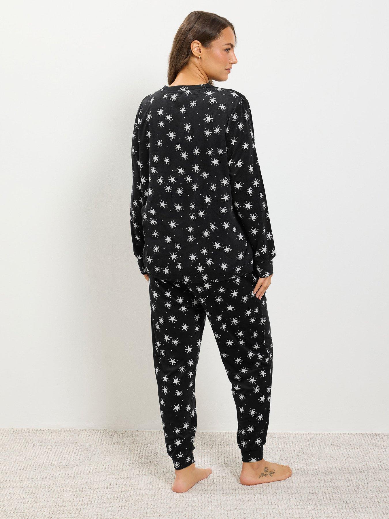 Image 2 of 4 of Yours Curve Stars Pj Set &amp; Scrunchie