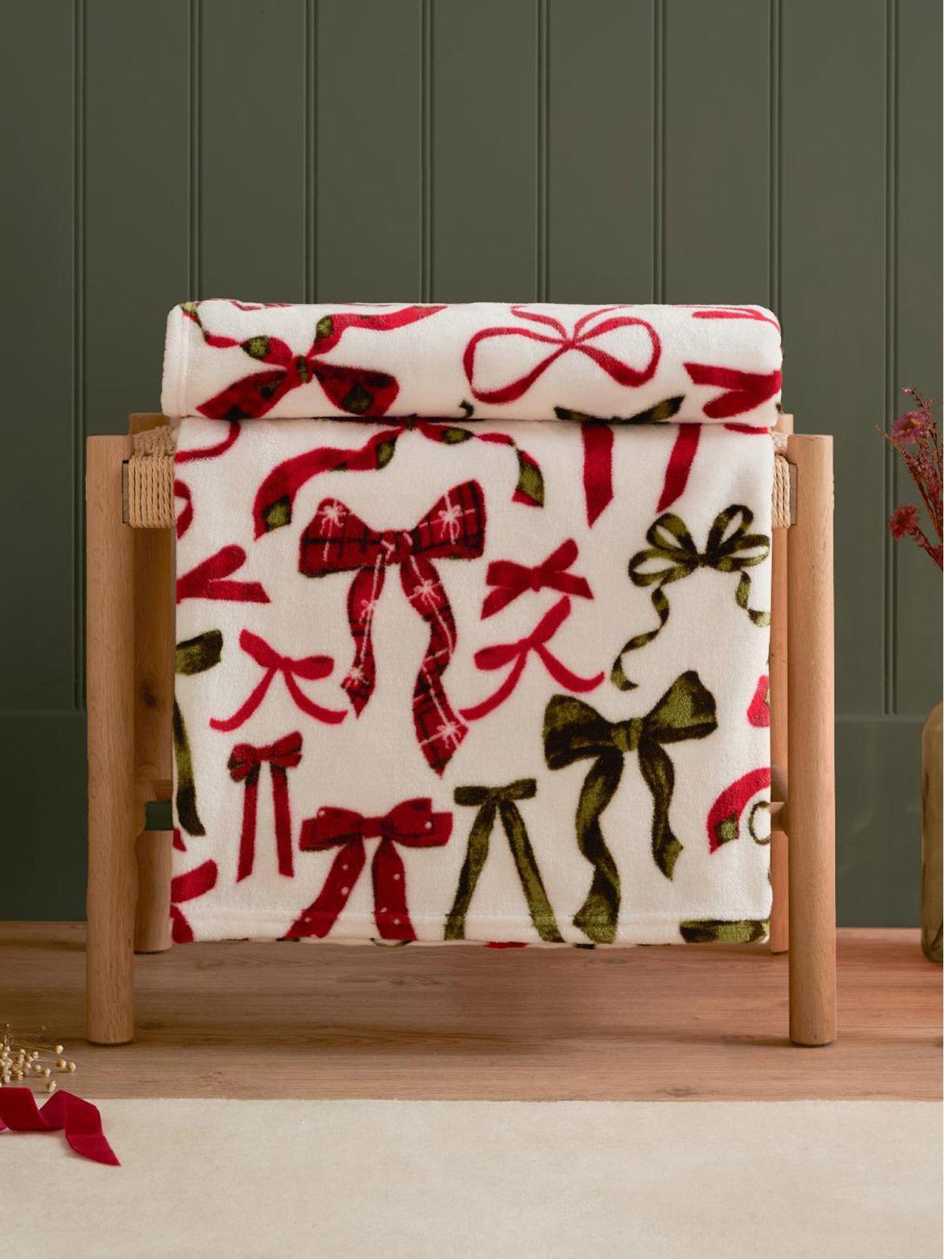 Furn FESTIVE BOWS 140X180 THROW BERRY/PINE
