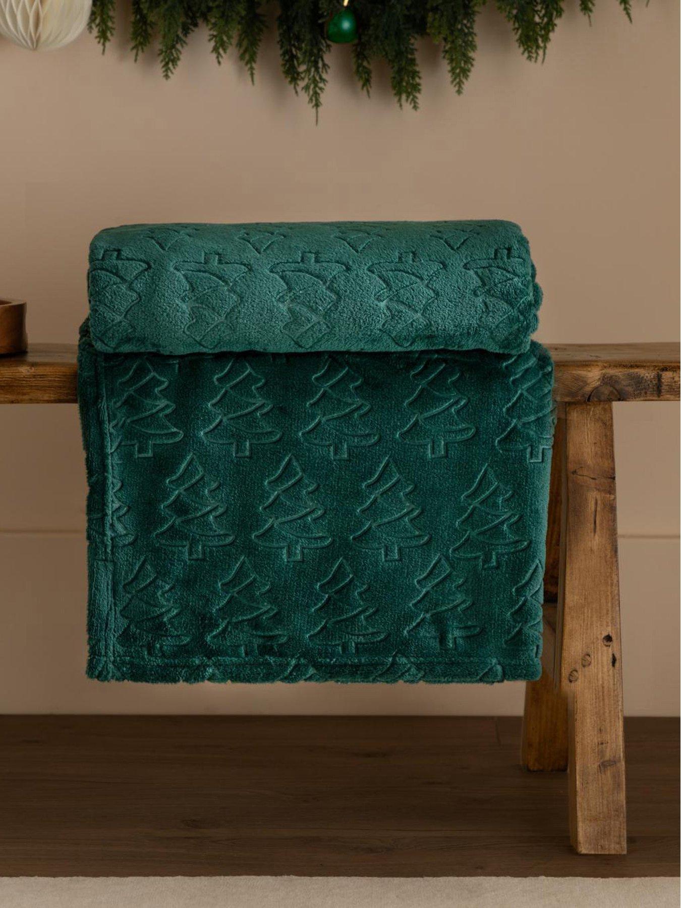 Furn FESTIVE TREES 140X180 THROW EMERALD