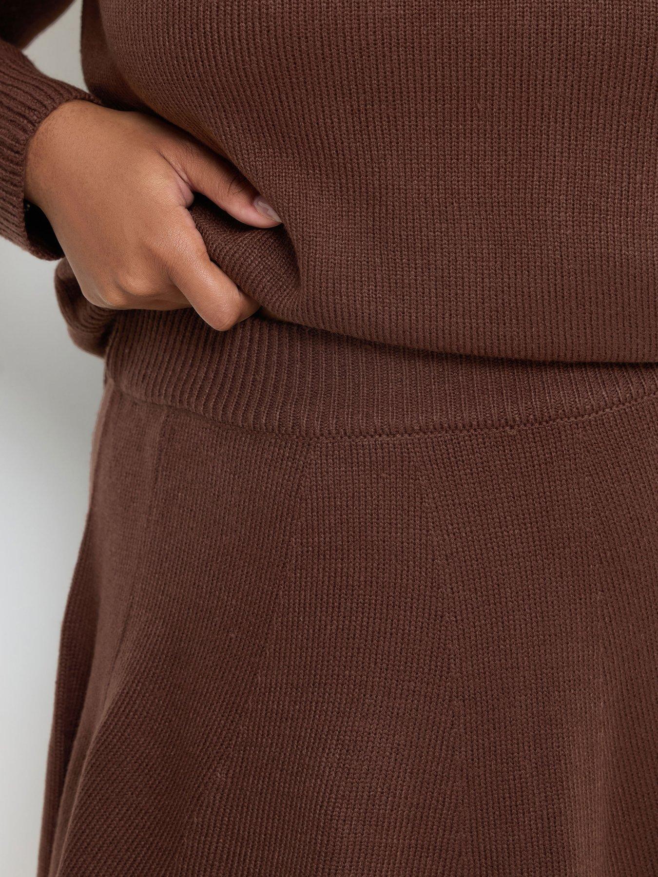 Image 4 of 4 of Yours Curve Knitted Skater Skirt