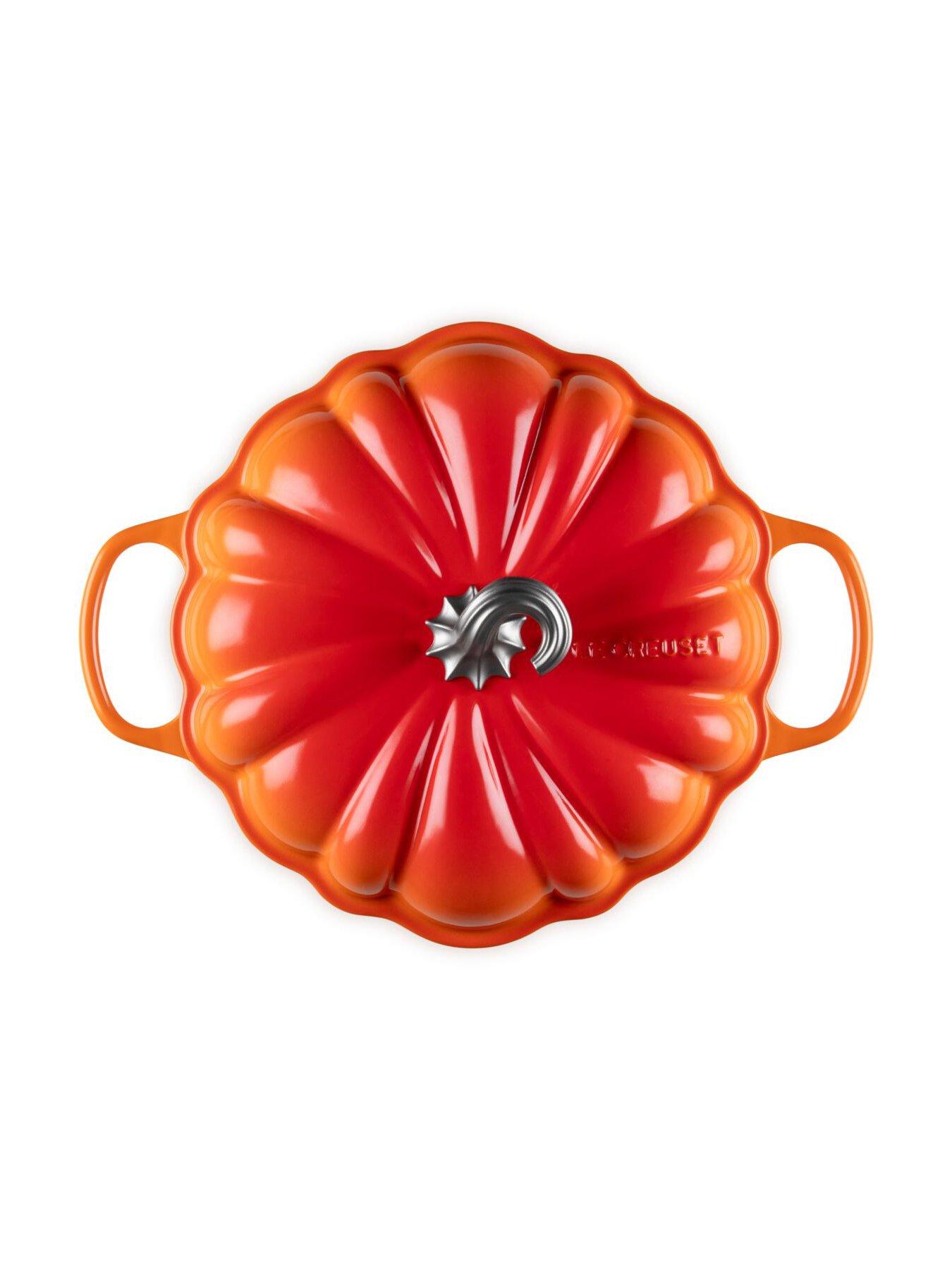Image 5 of 6 of Le Creuset Le Creuset Cast Iron Signature Pumpkin Shallow Casserole 28cm Volcanic Gold Knob
