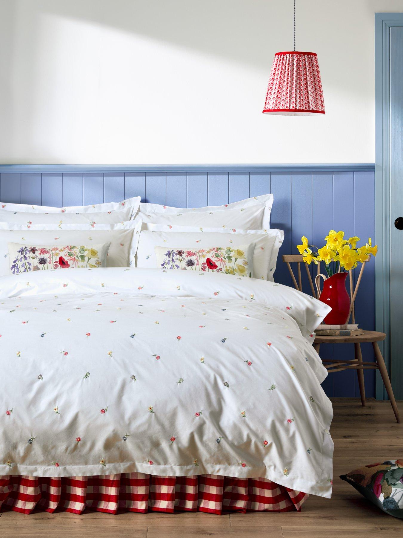 Bluebellgray Daisy Embroidery Single Quilt Set 137cm X 200cm