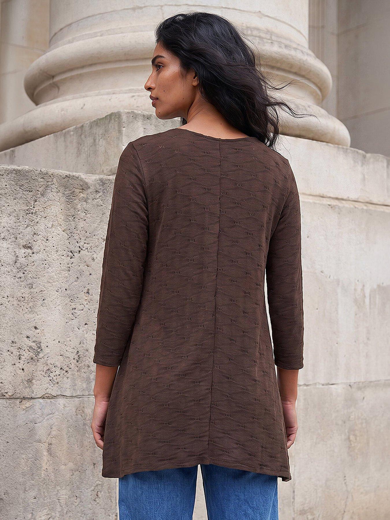 Image 3 of 4 of Roman Textured Snit Tunic