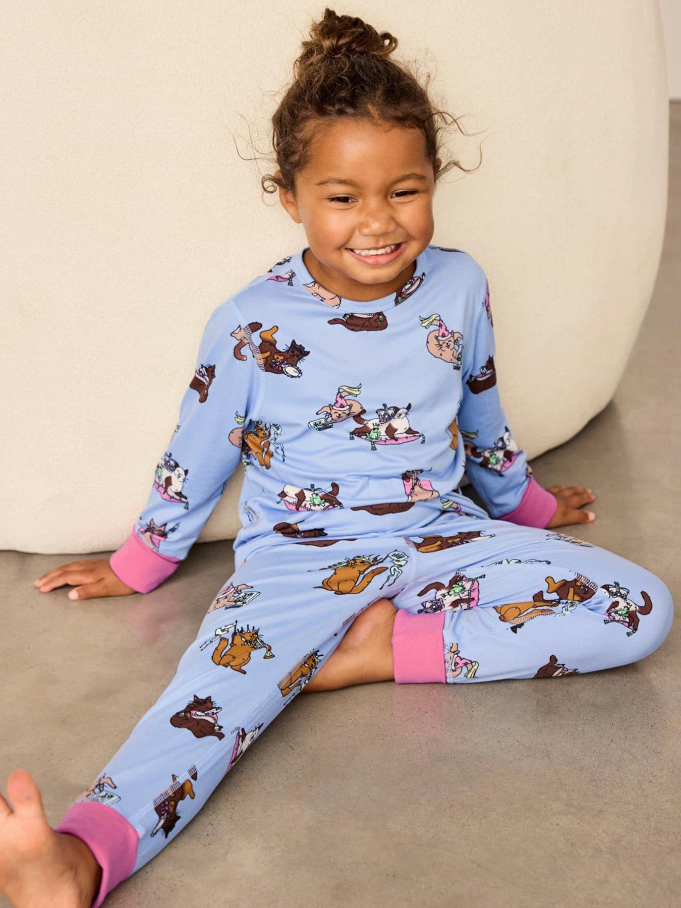 Image 3 of 7 of CHELSEA PEERS Chelsea Peers Kids Two Pack Fairytale Dogs &amp; Princess Cats Print Long Pyjama Set - Multi