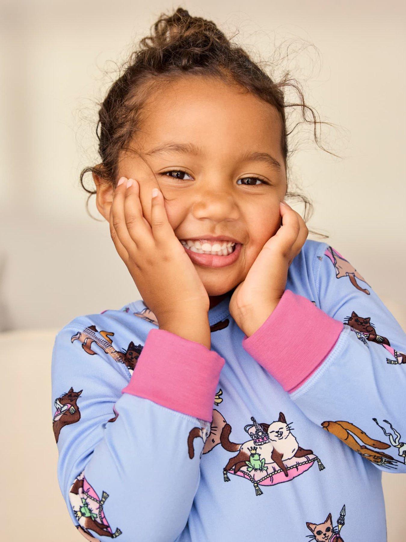 Image 6 of 7 of CHELSEA PEERS Chelsea Peers Kids Two Pack Fairytale Dogs &amp; Princess Cats Print Long Pyjama Set - Multi