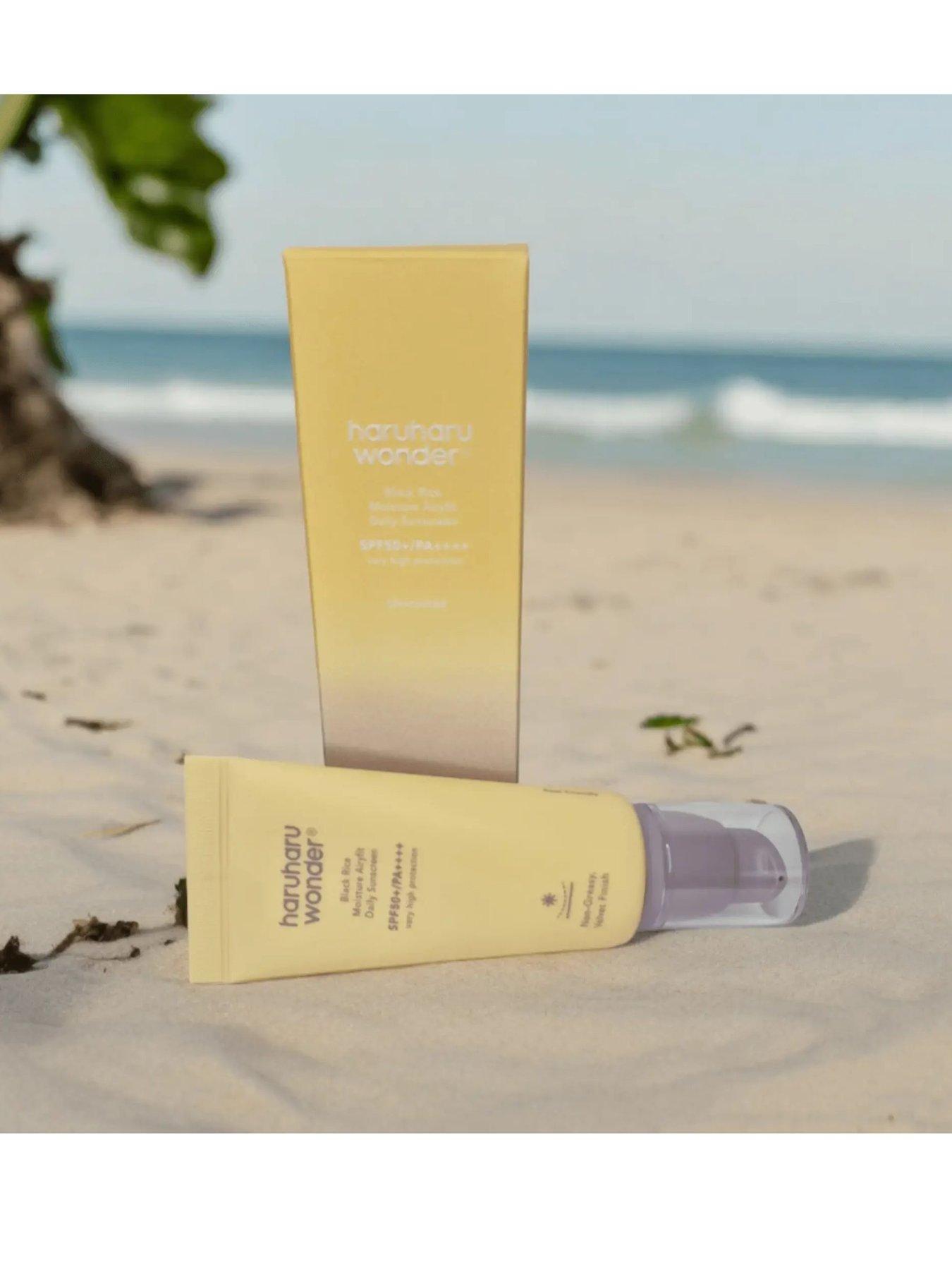 Image 3 of 5 of Haruharu Wonder Haruharu Wonder Black Rice Moisture Airyfit Daily Sunscreen 50ml