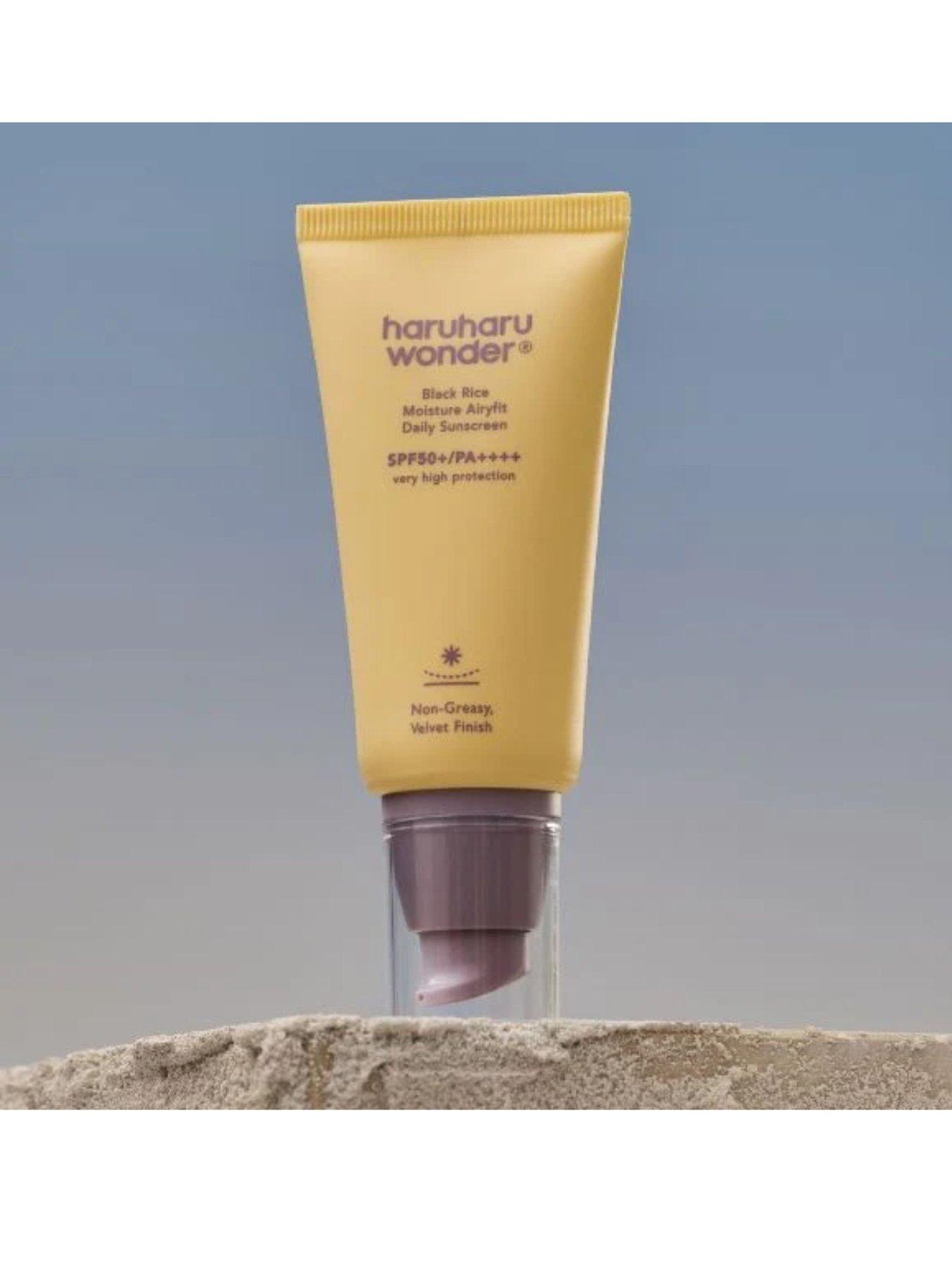 Image 4 of 5 of Haruharu Wonder Haruharu Wonder Black Rice Moisture Airyfit Daily Sunscreen 50ml