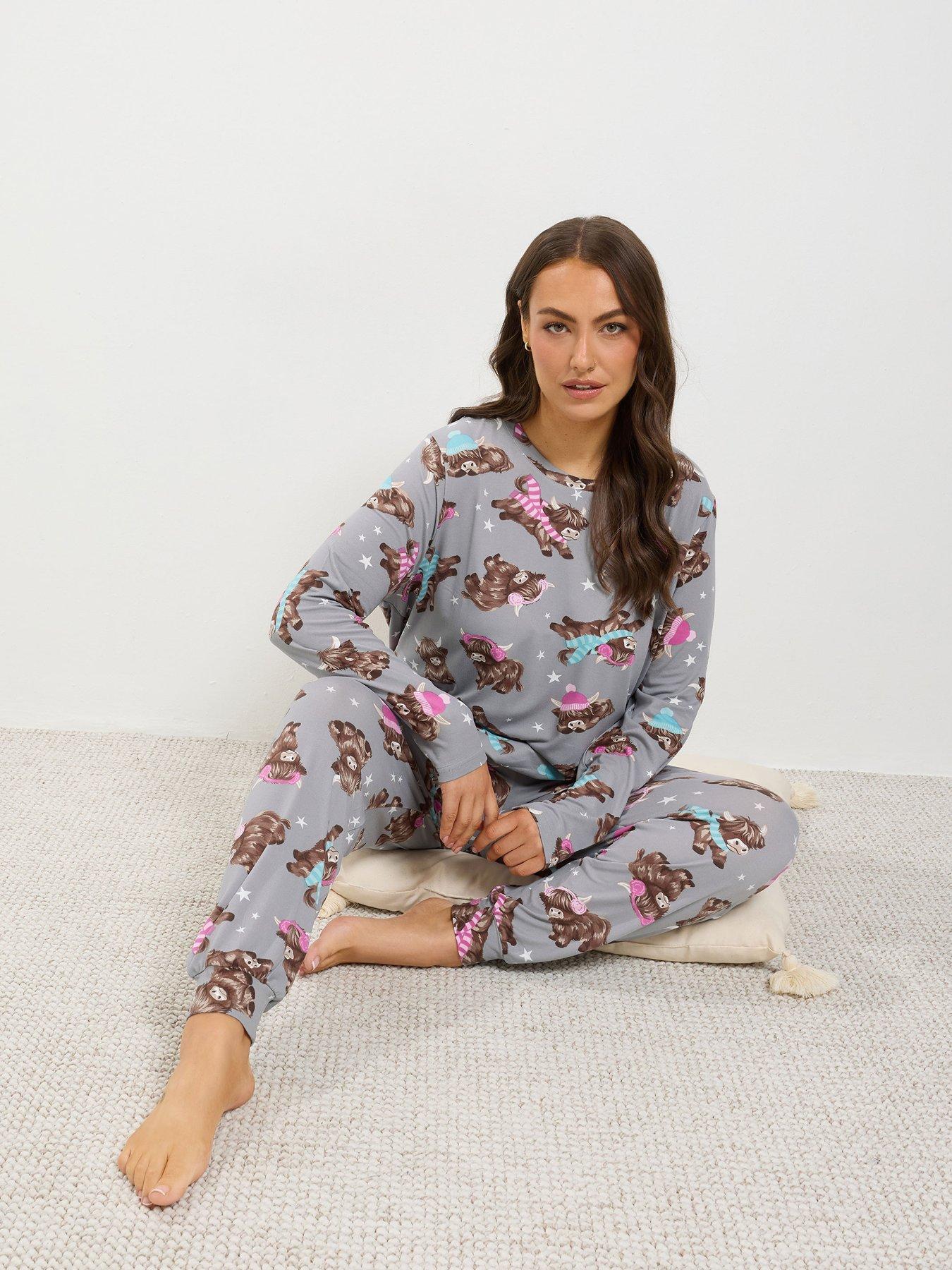 Image 3 of 4 of Yours Womens Curve Highland Cow PJ Set &amp; Eye Mask - Grey