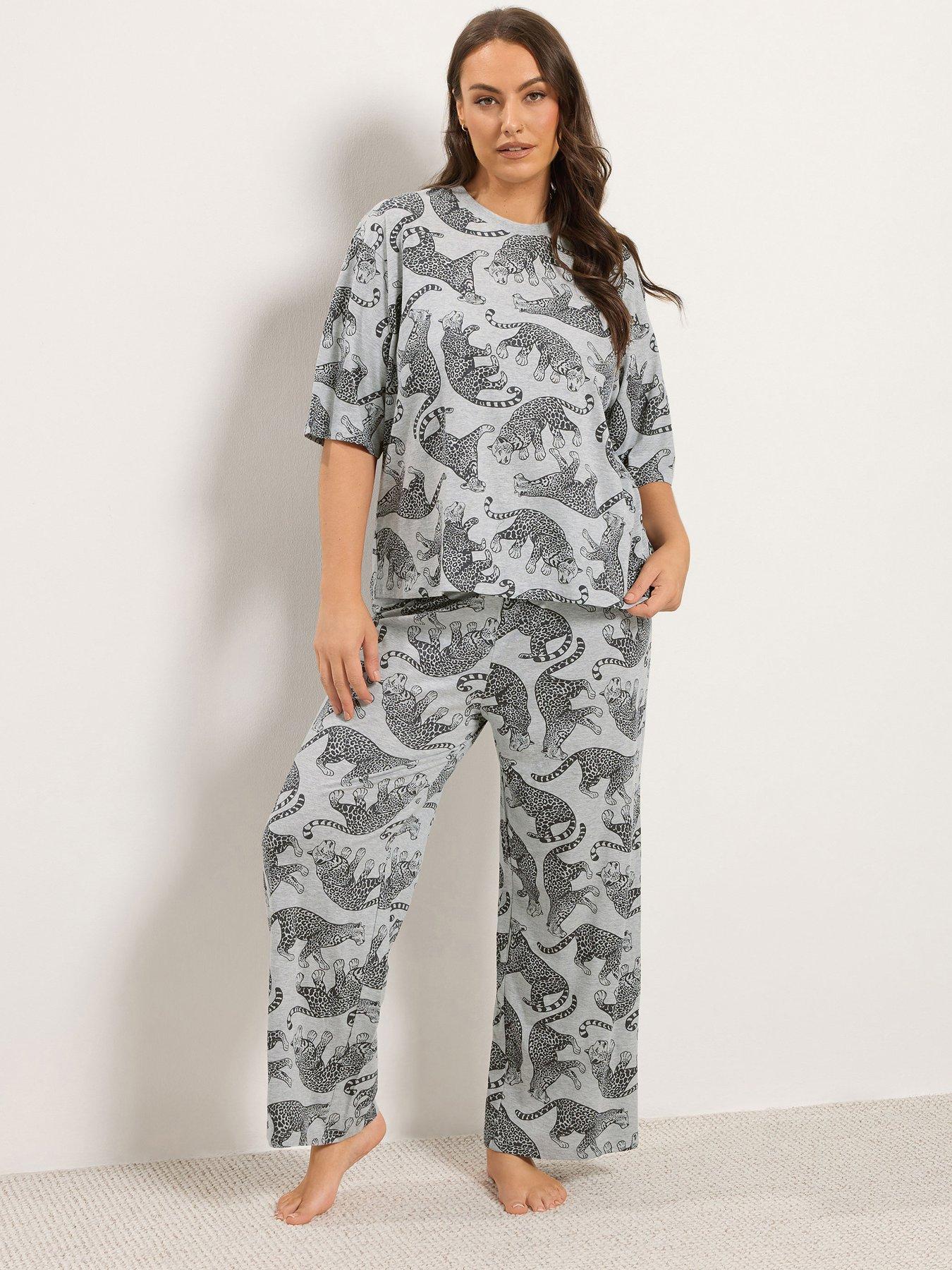 Image 1 of 4 of Yours Curve Leopard Sleep T-shirt Pj Set