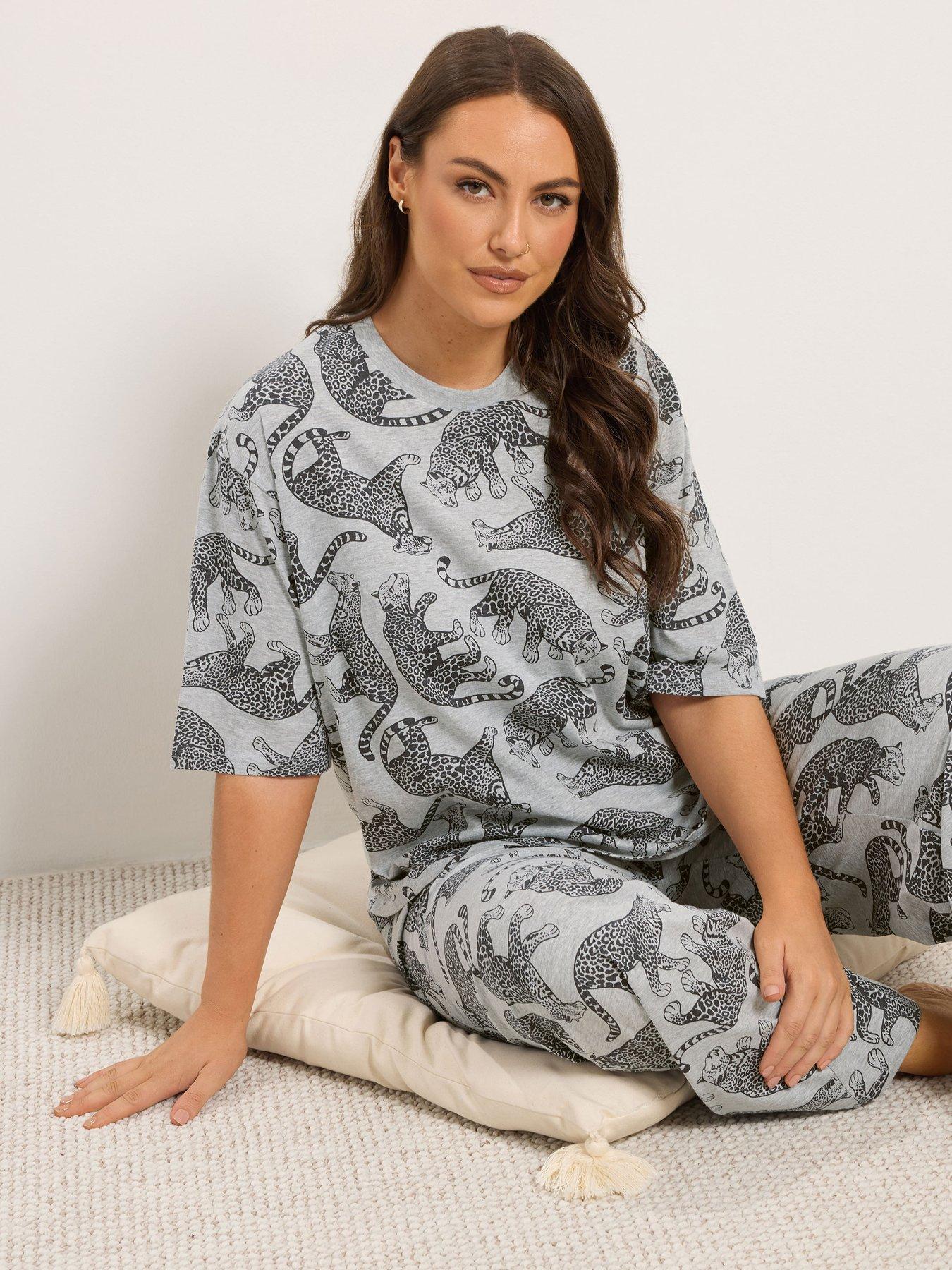 Image 3 of 4 of Yours Curve Leopard Sleep T-shirt Pj Set