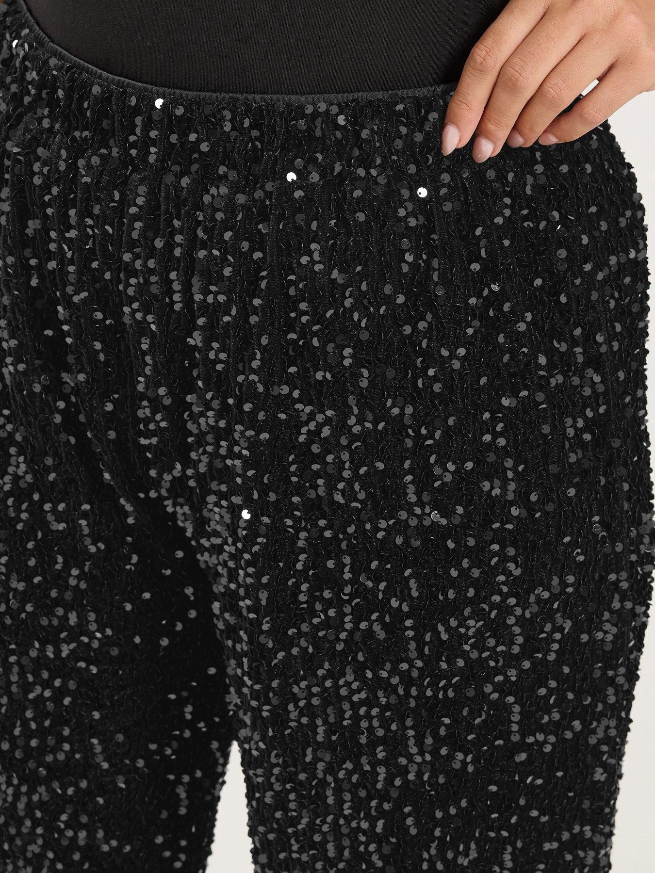 Image 4 of 4 of Yours Curve Sequin Barrel 30"