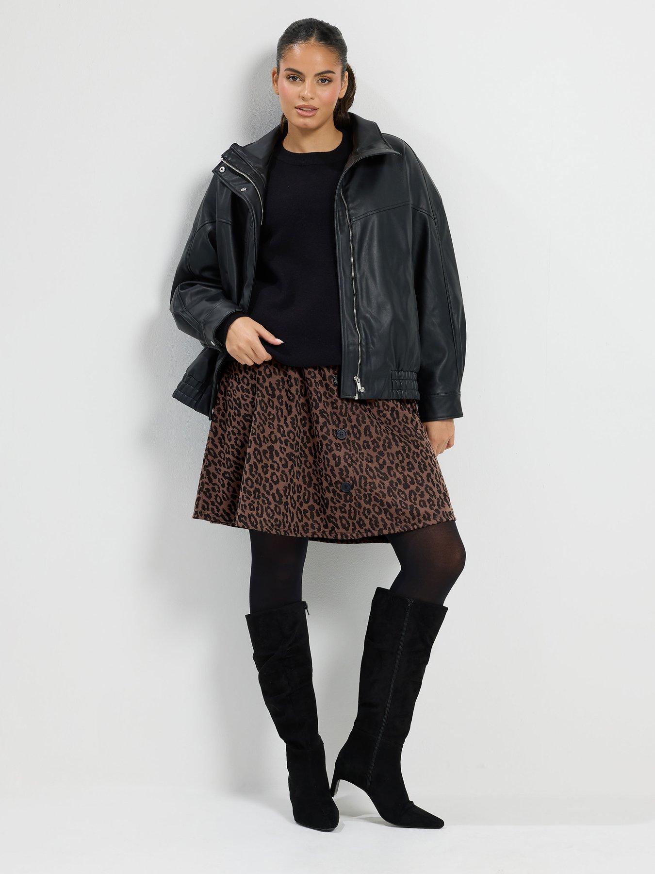 Image 3 of 4 of Yours Curve Button Jacquard Skirt