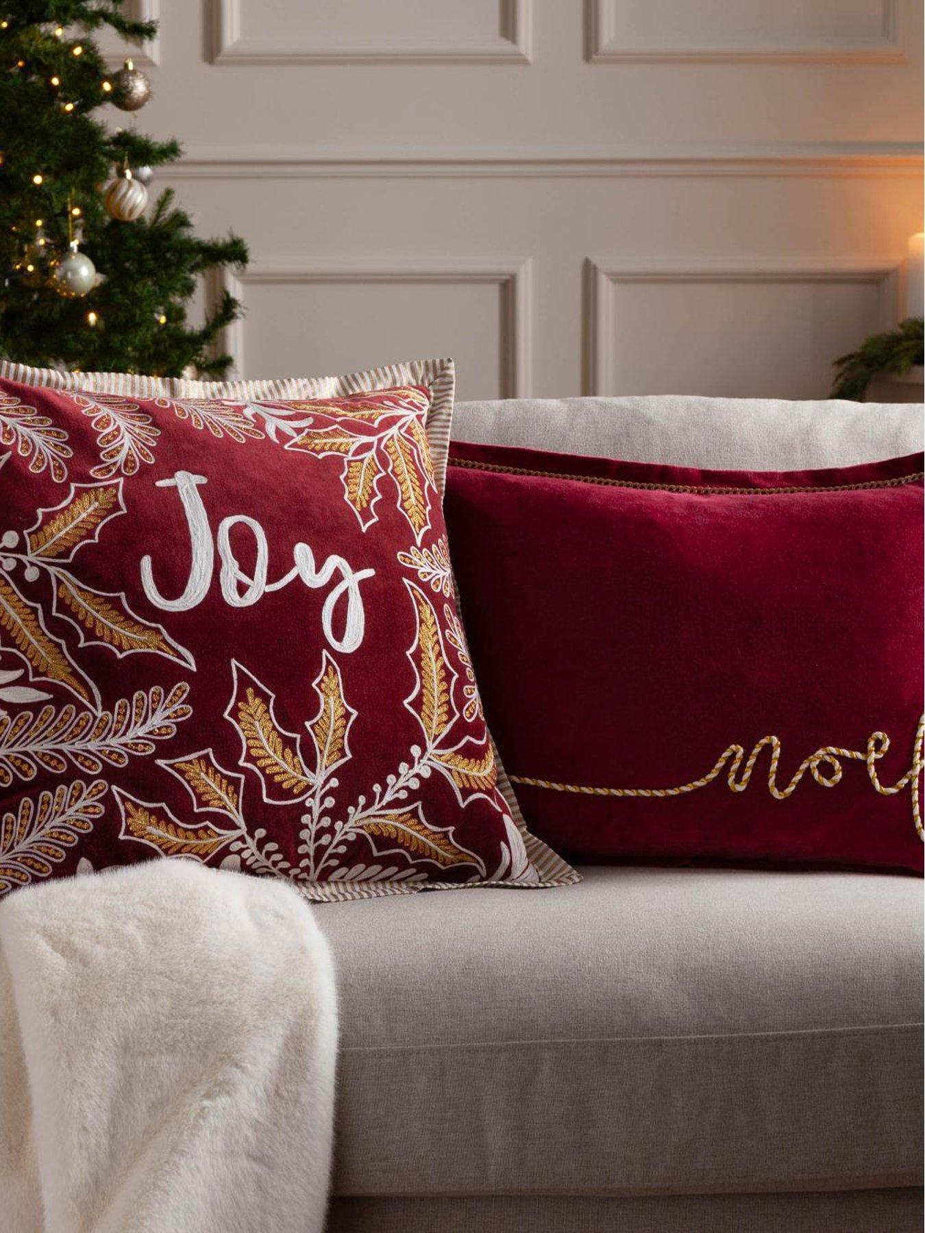Image 7 of 7 of Paoletti Winter Noel 40x60 Polyester Cushion Red