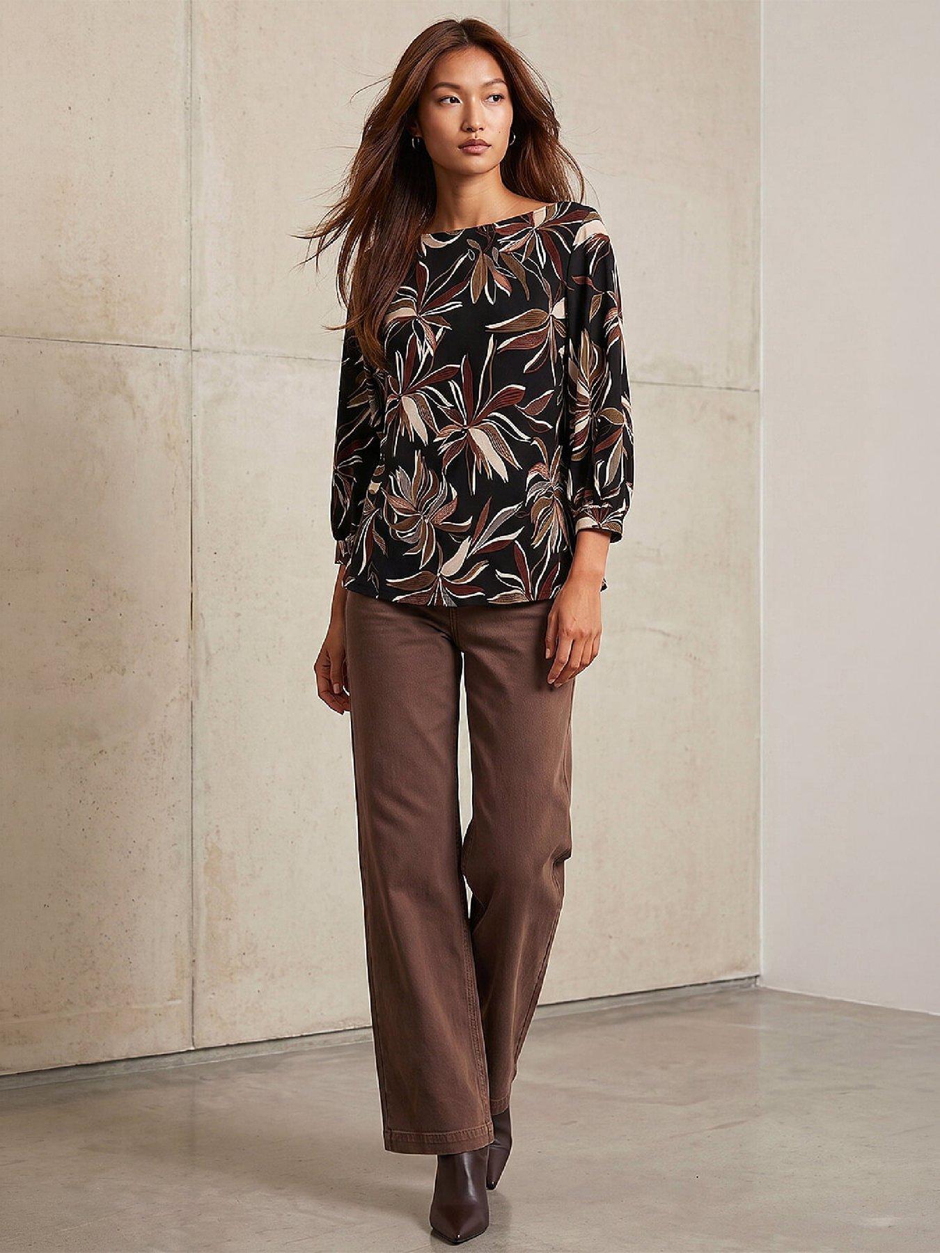Image 4 of 4 of Roman Dropped Shoulder Puff Print Top