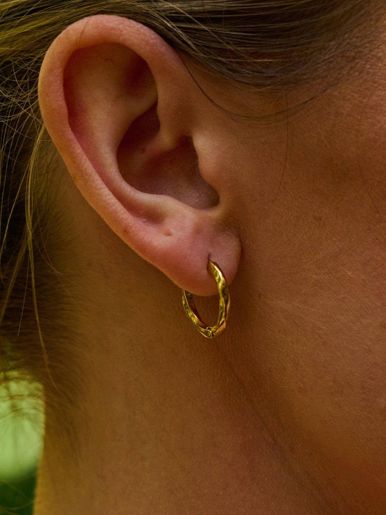 Image 3 of 3 of Ava & Sky Ava &amp; Sky Womens Square Profile Twist Small Hoop Earrings - Gold