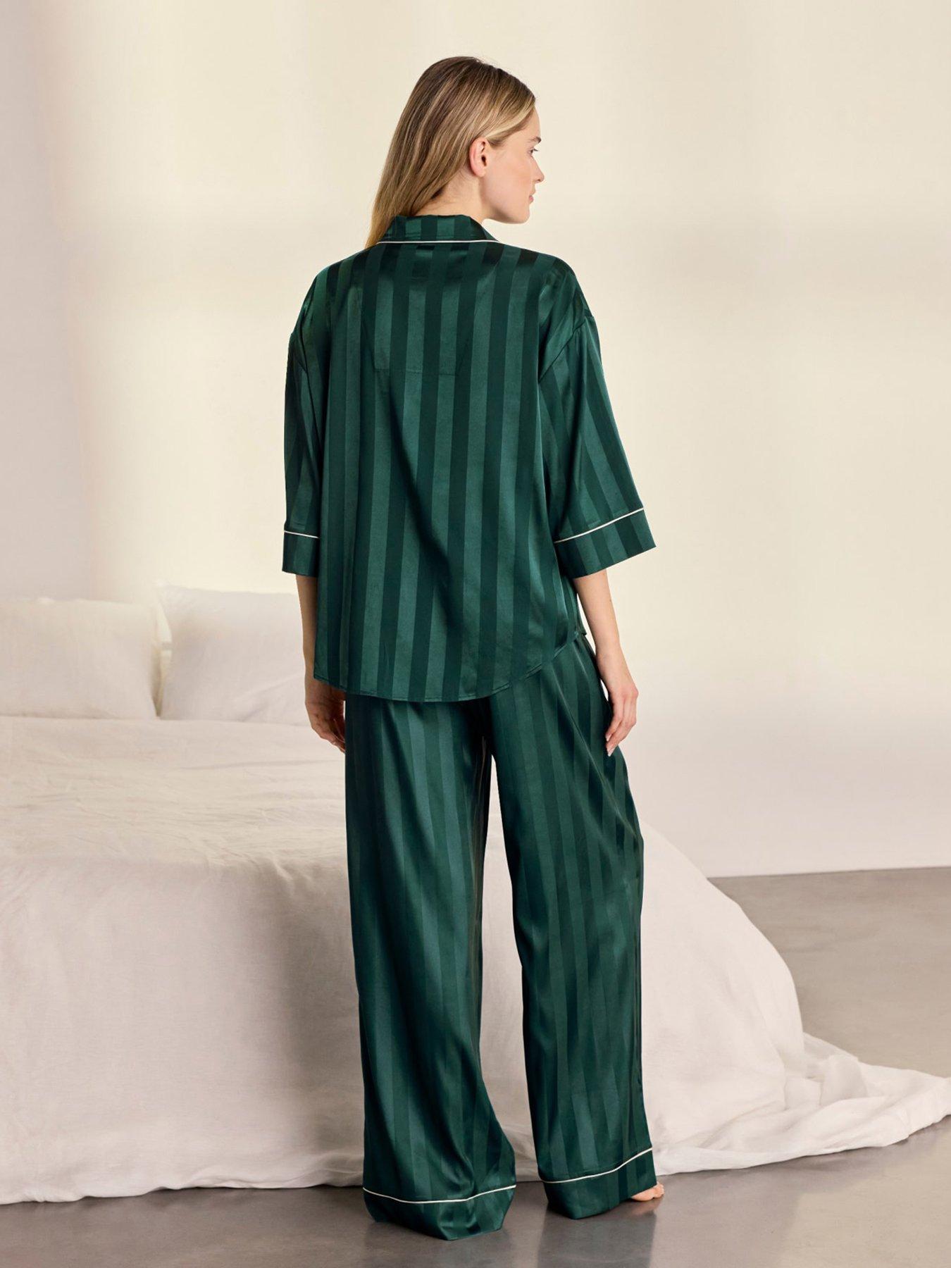 Image 2 of 7 of CHELSEA PEERS Chelsea Peers Satin Evergreen Stripe Long Pyjama Set - Green