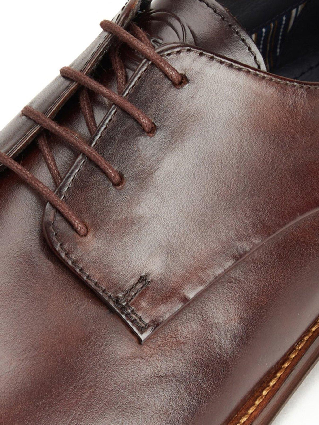 Image 4 of 7 of Base London Marley