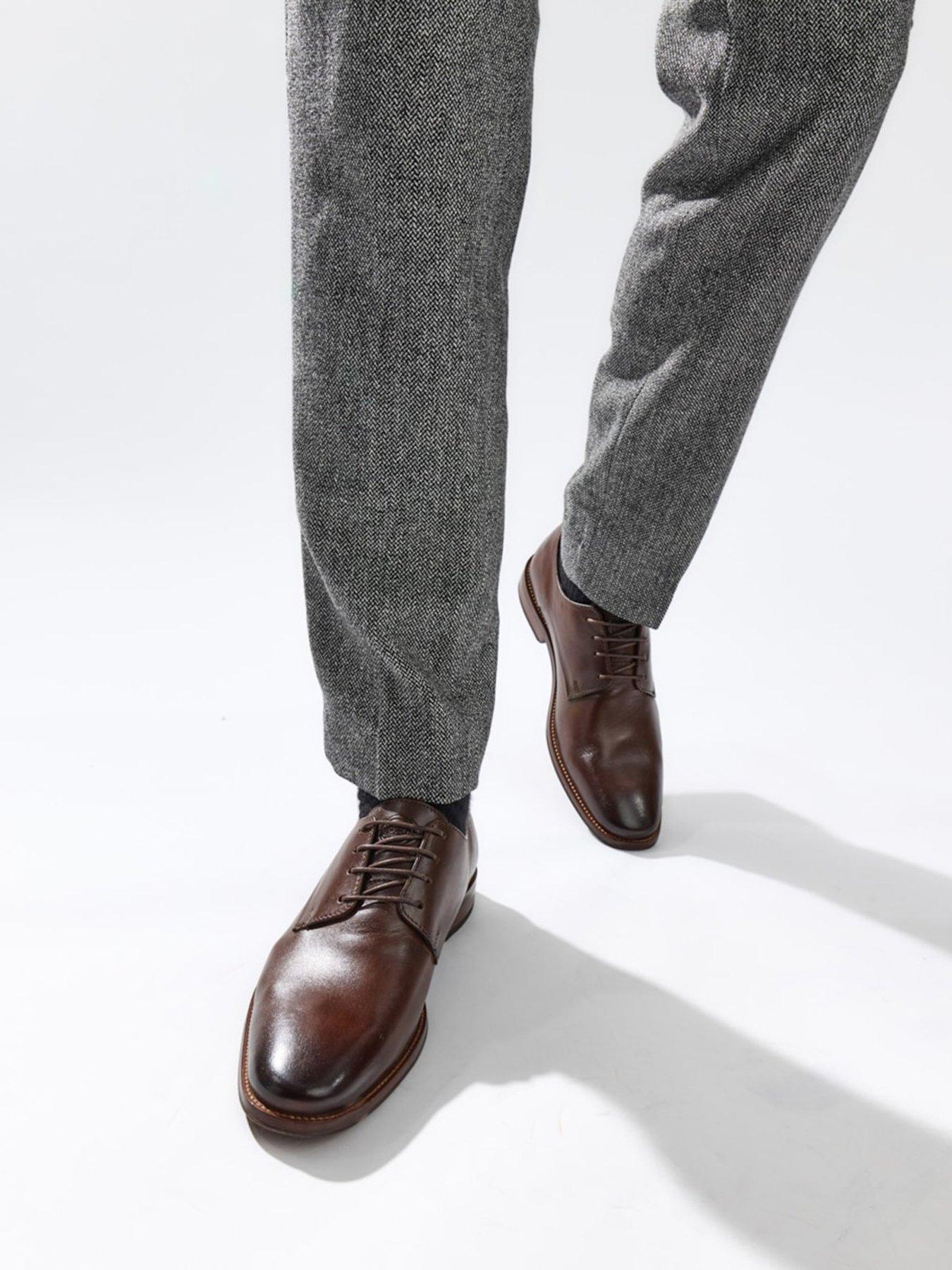 Image 6 of 7 of Base London Marley