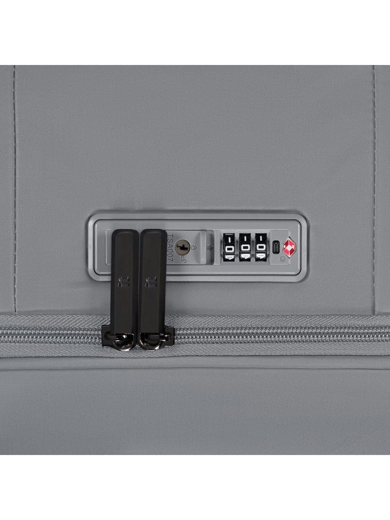 Image 6 of 7 of it Luggage Affluent Cabin Suitcase