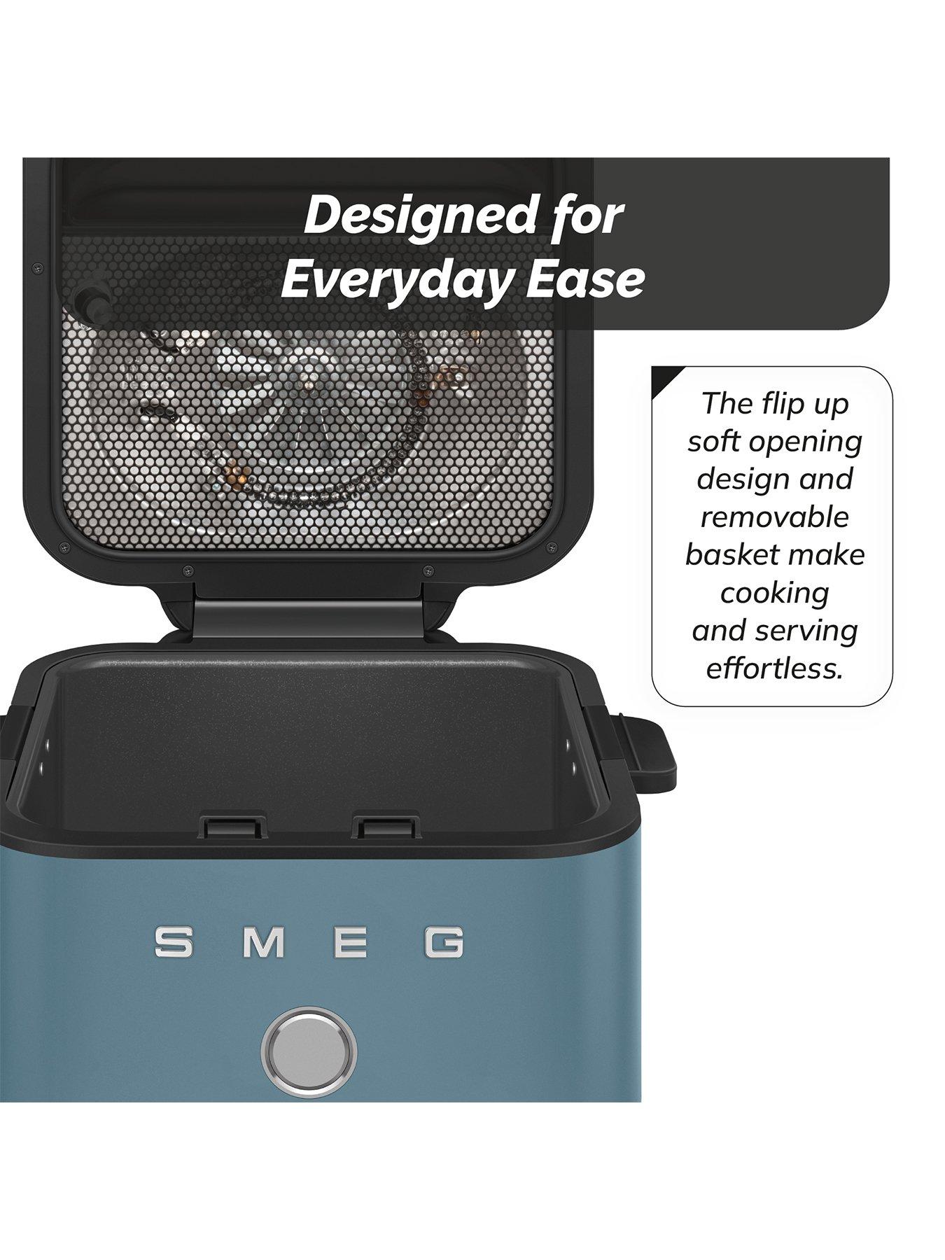 Image 7 of 8 of Smeg Dual Flavour Air Fryer, Space Saving, 7.3L, Storm Blue