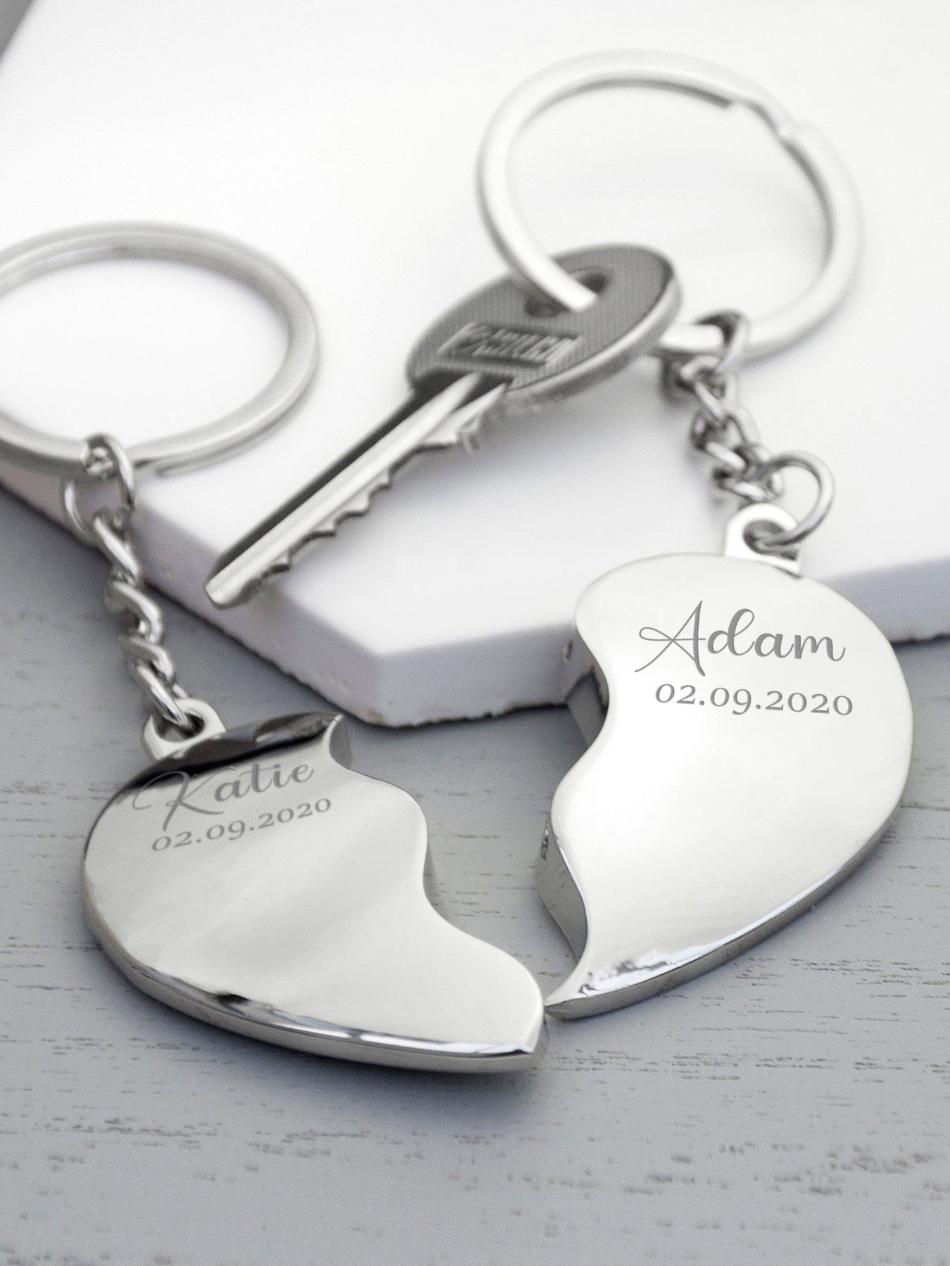 Image 4 of 5 of Treat Republic Personalised Joining Hearts Magnetic Special Date Keyring Set