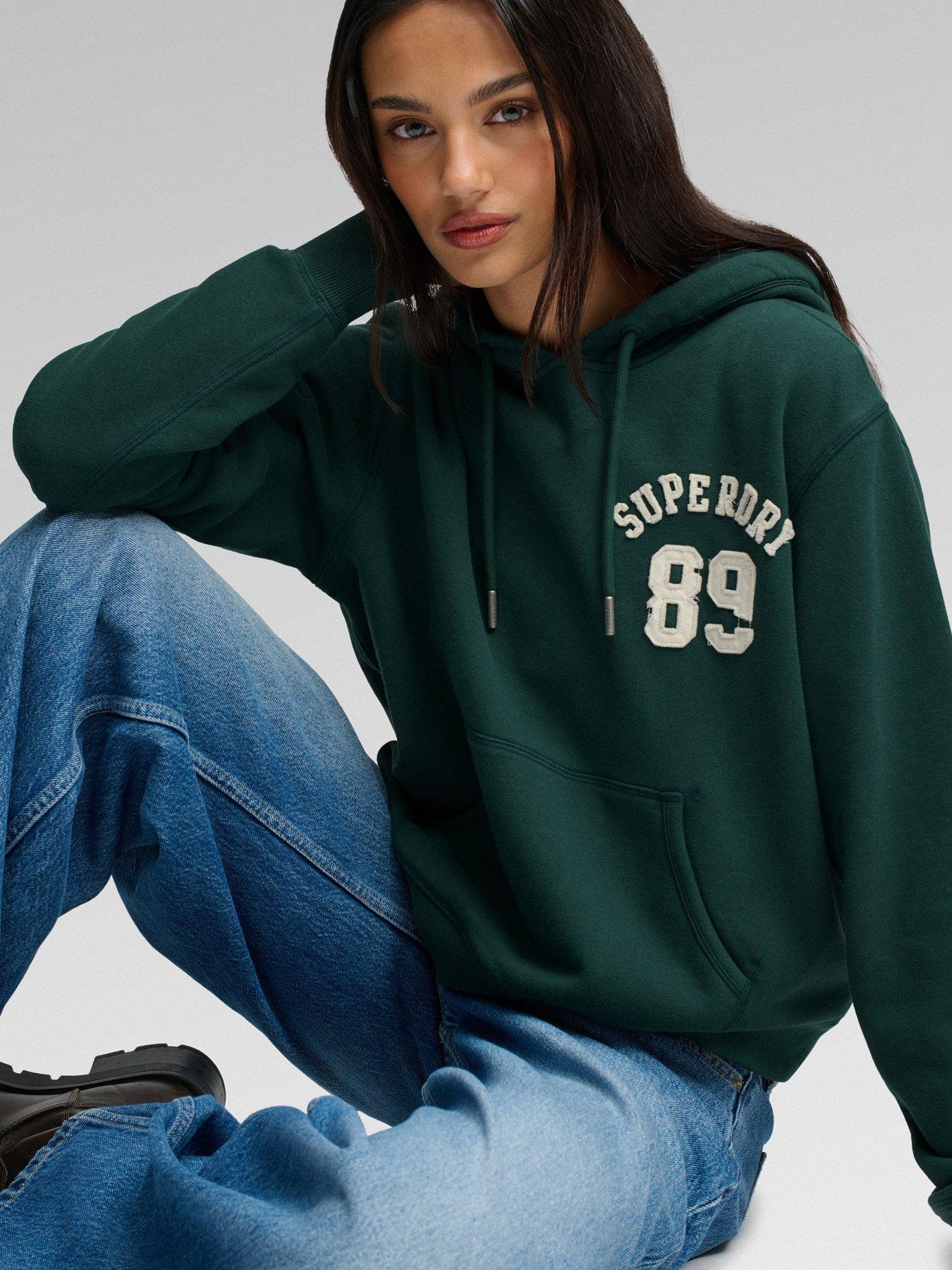 Image 4 of 6 of Superdry Superdry Ath Ess Applique Crop Hoodie - Green