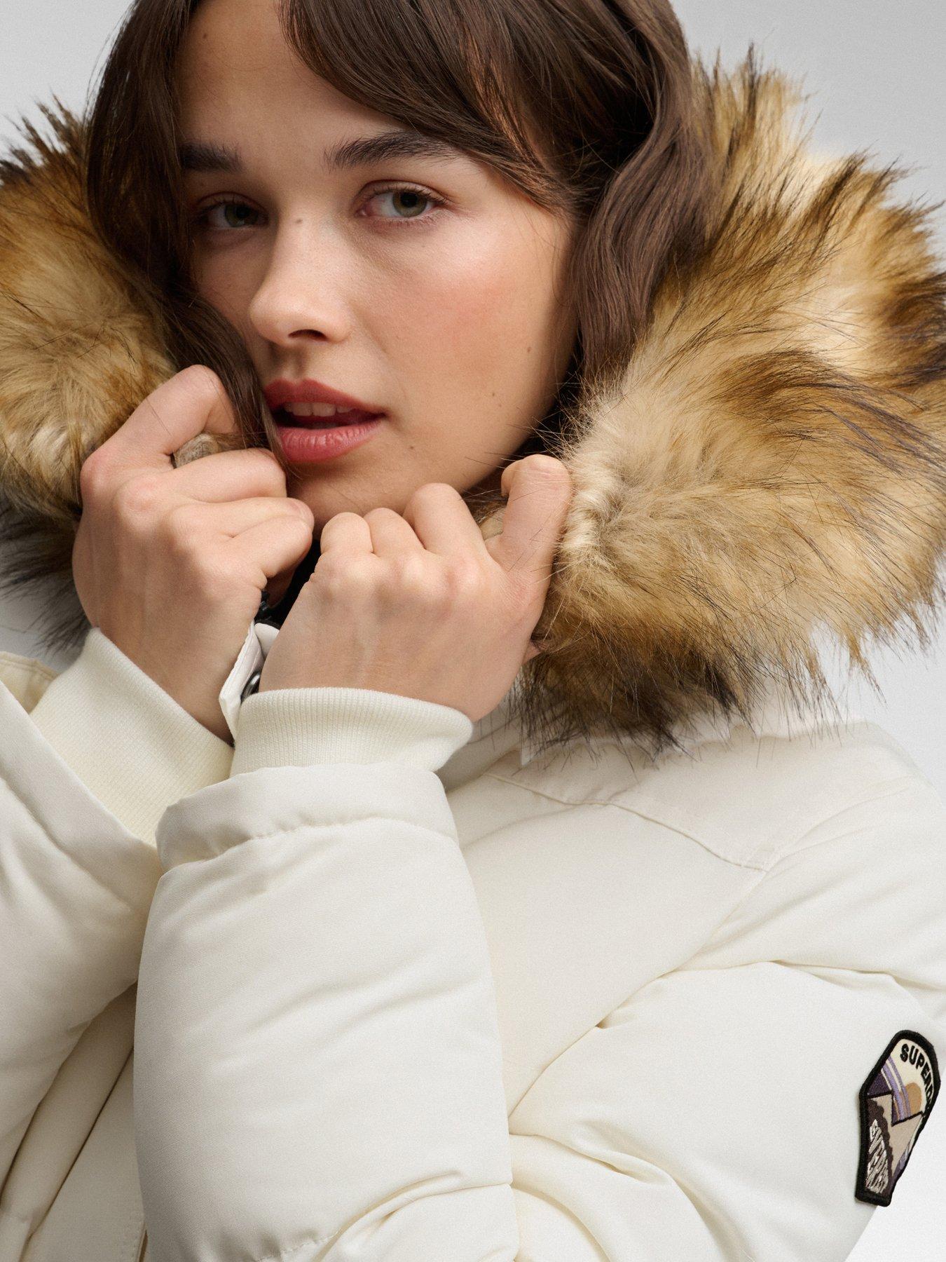 Image 5 of 7 of Superdry Superdry Everest Hooded Bomber Jacket - Off White