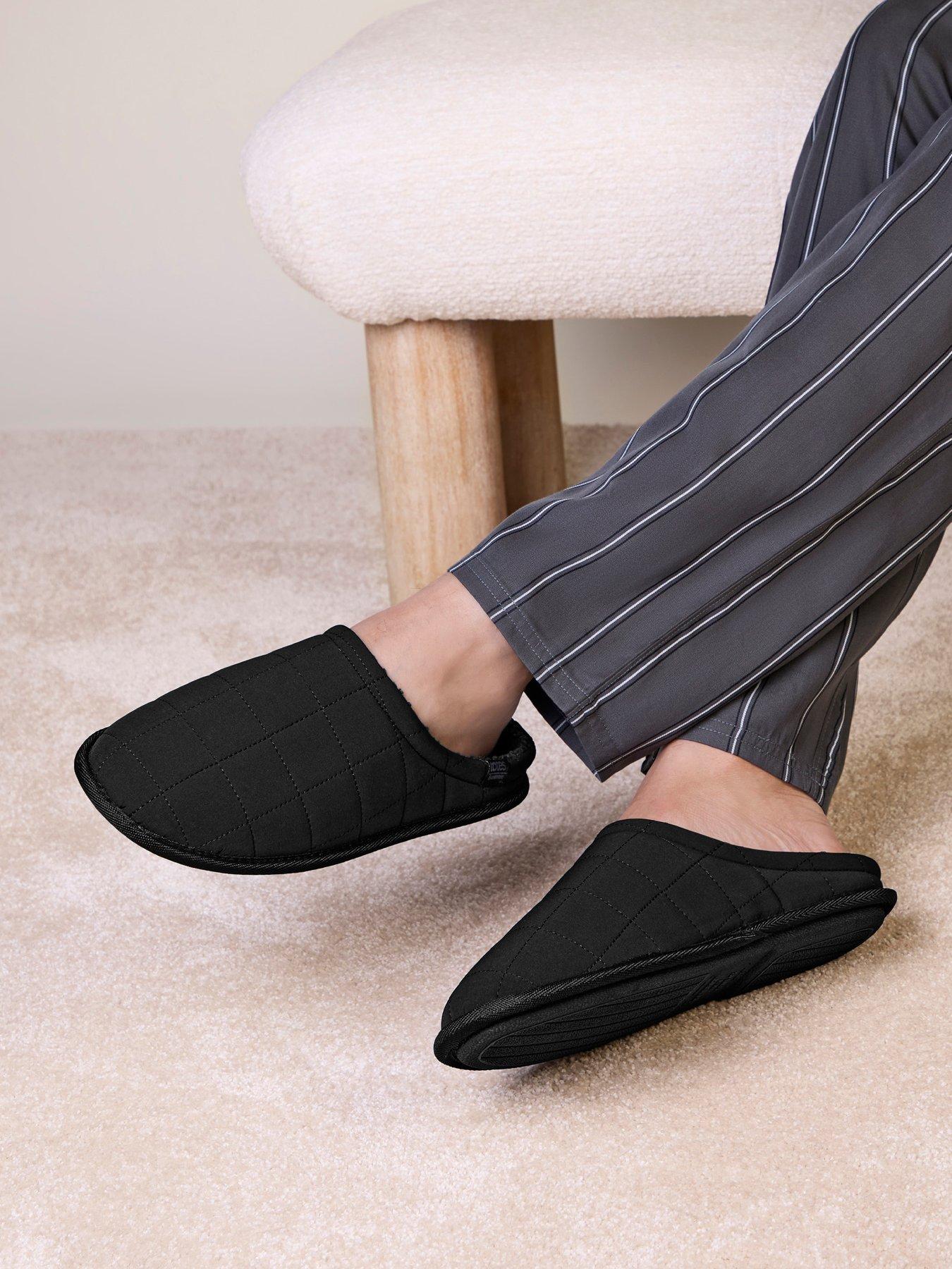 Image 5 of 5 of Totes Isotoner Mens Quilted Mule Slippers - Black