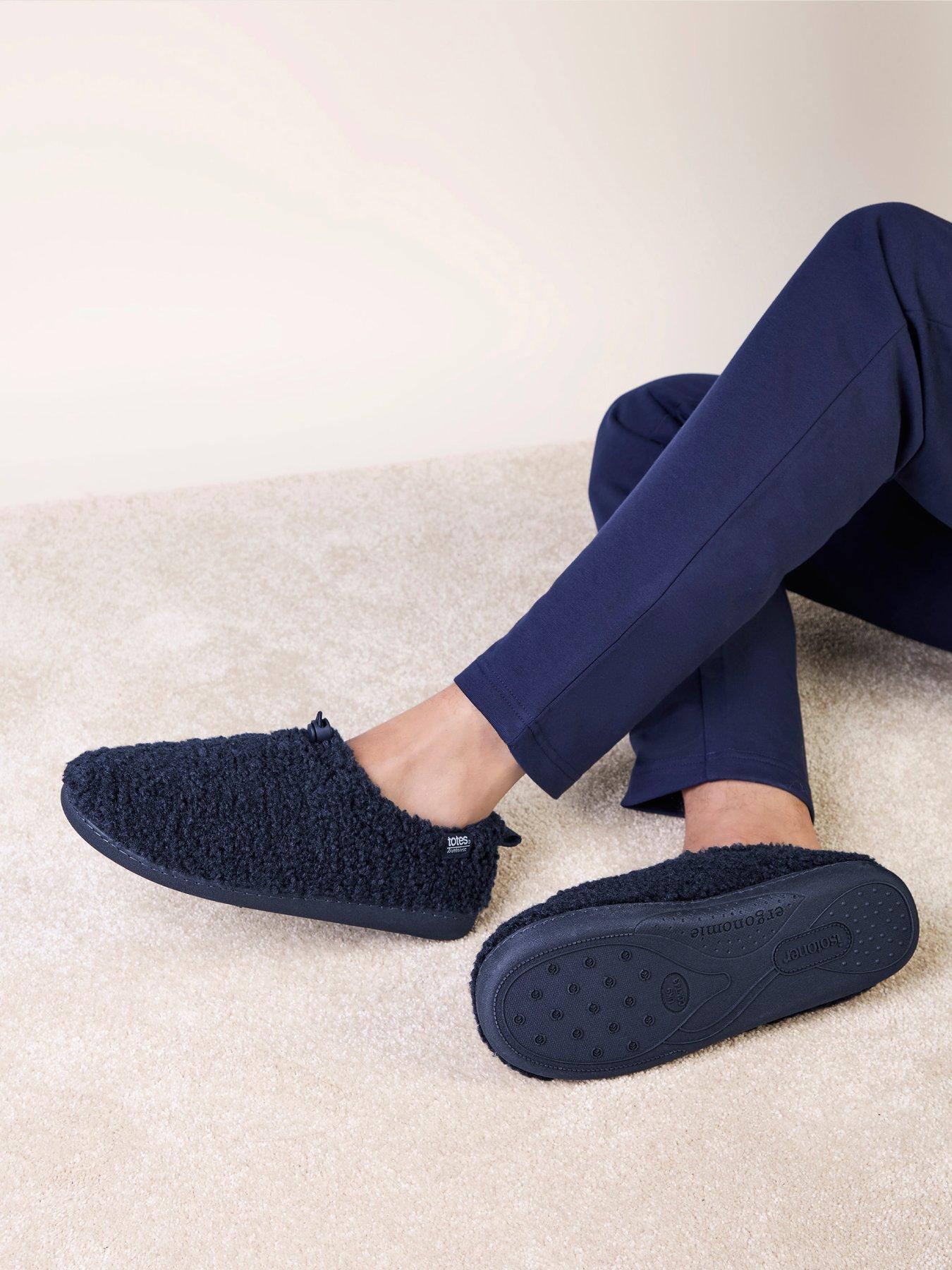 Image 5 of 5 of Totes Isotoner Mens Borg Full Back Slippers With Toggle - Navy