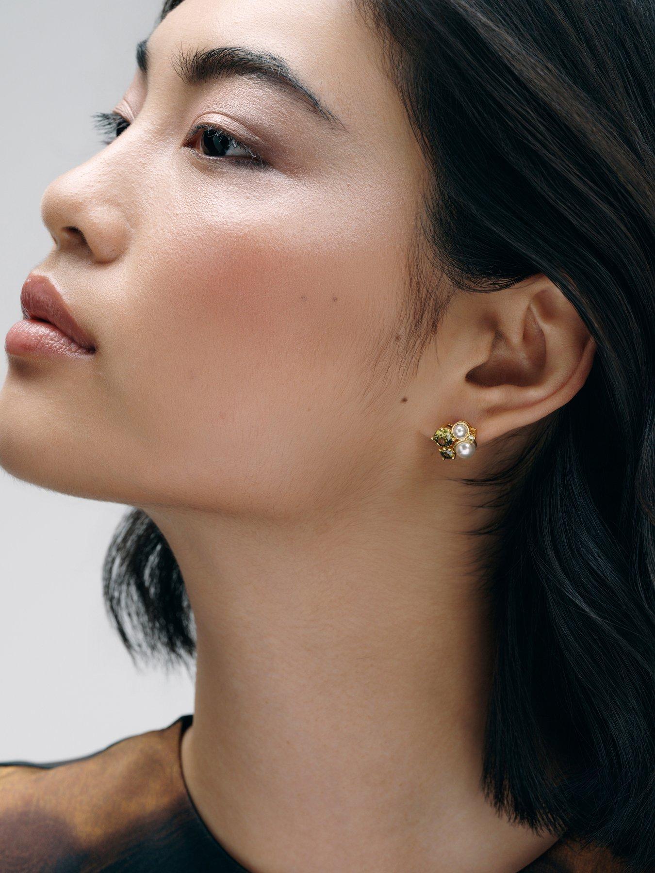 Image 4 of 7 of Cerene OLER: Pearl Shimmer Stud Earrings