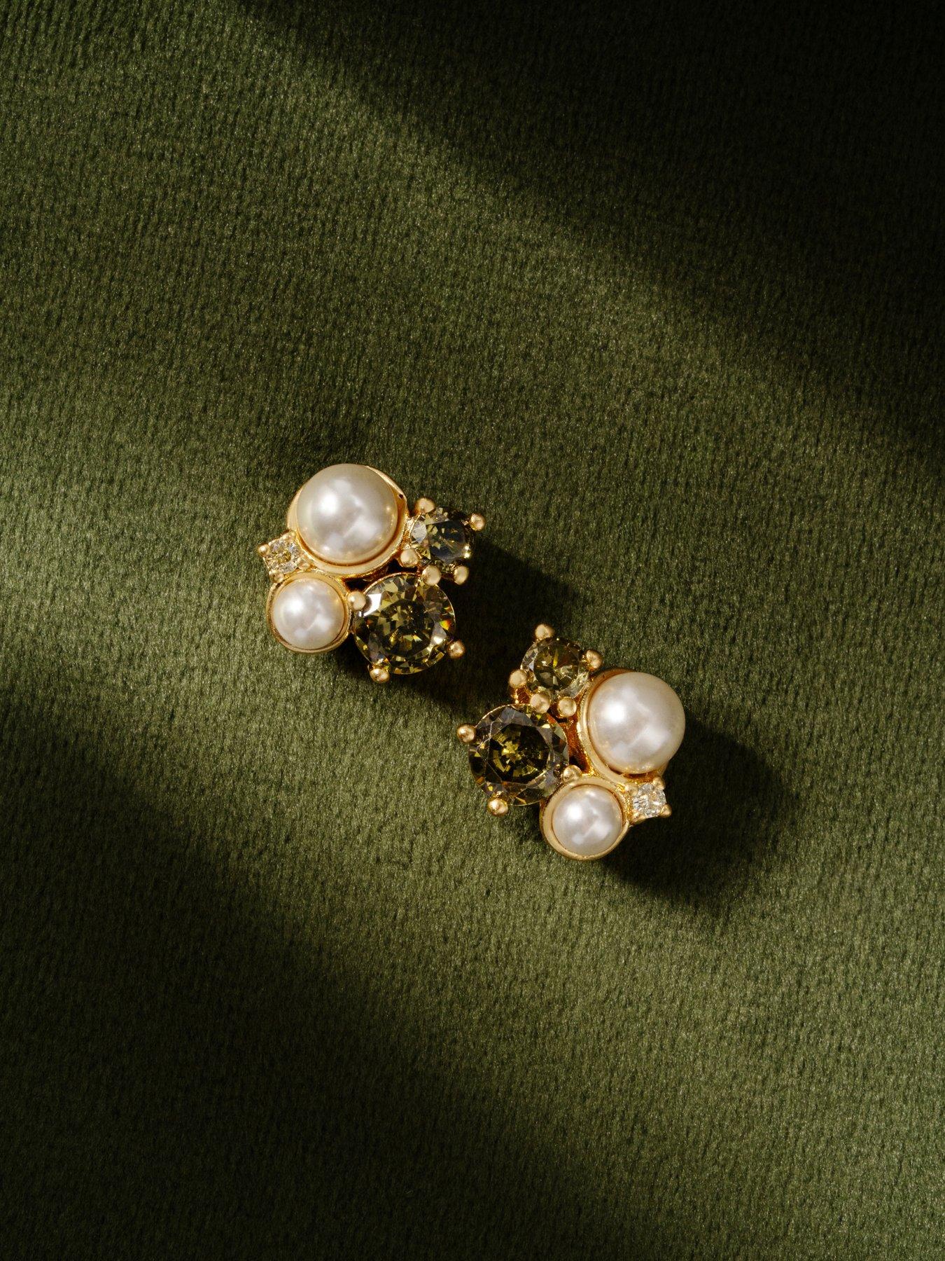 Image 5 of 7 of Cerene OLER: Pearl Shimmer Stud Earrings