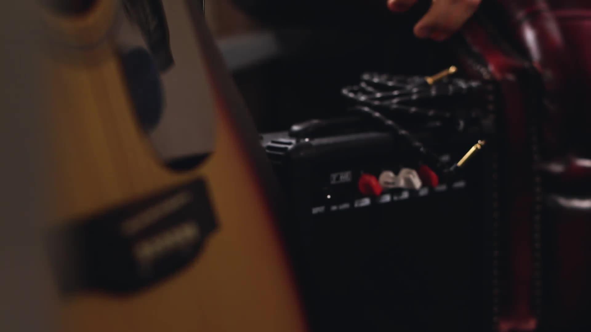 Image thumbnail 7 of 7 of undefined MX Cutaway Electro Acoustic Guitar Pack - Sunburst