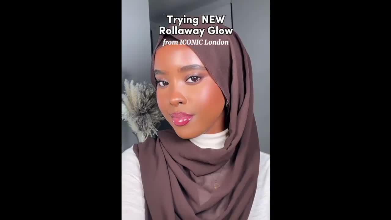 Image thumbnail 6 of 6 of Iconic London Rollaway Glow