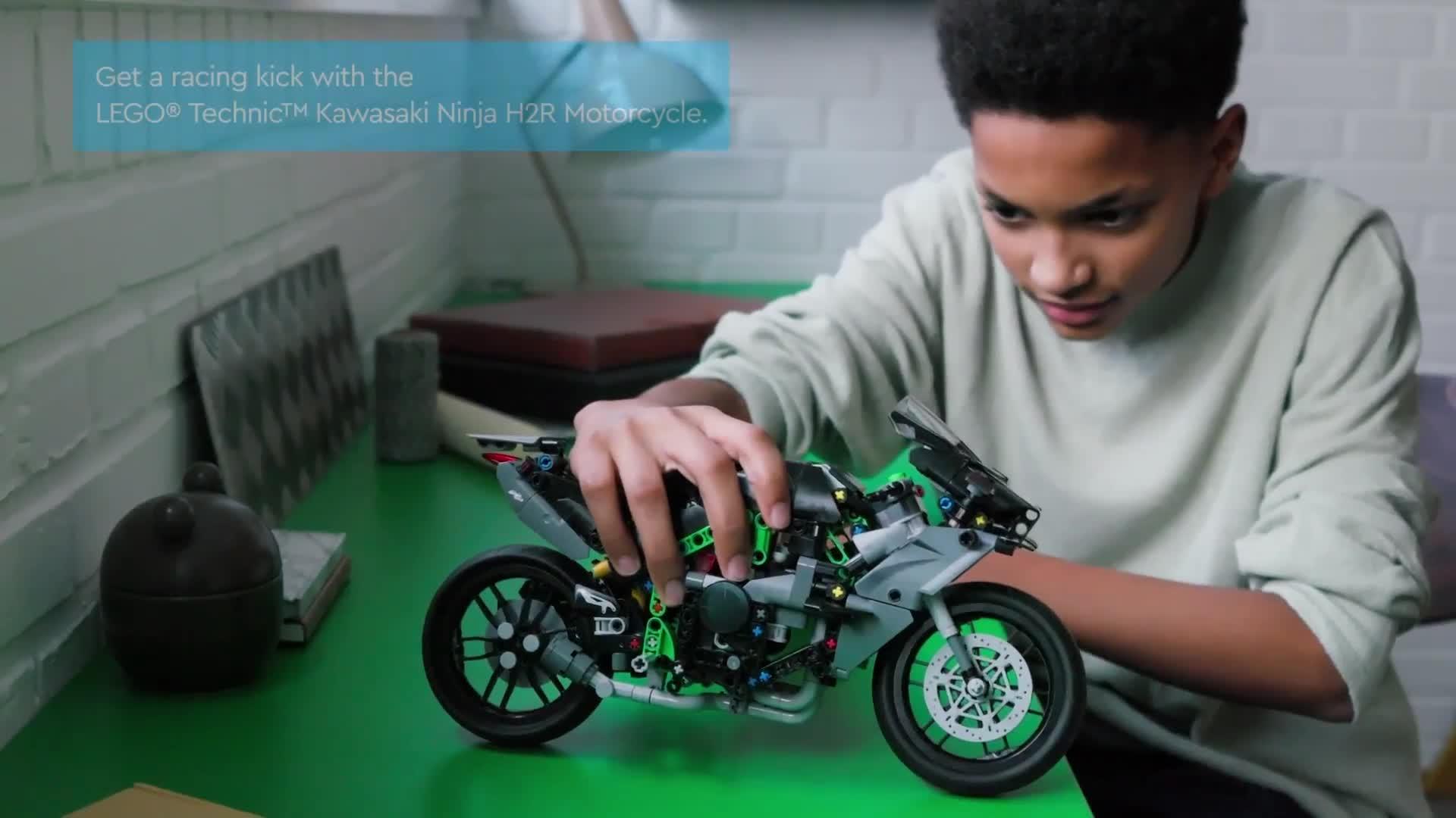 Image thumbnail 8 of 8 of LEGO Technic Kawasaki Ninja H2R Motorcycle 42170