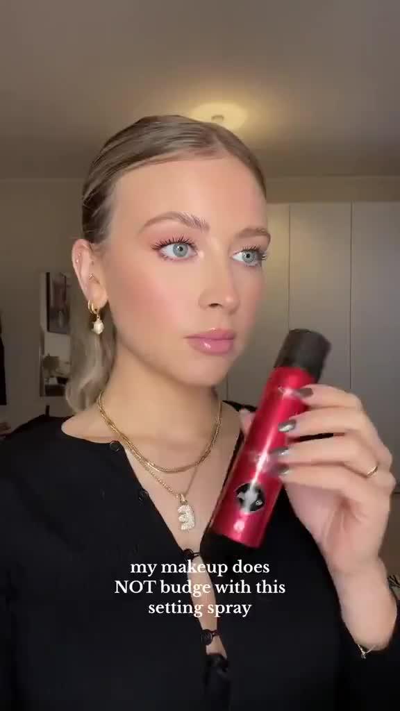 Image thumbnail 8 of 8 of L'Oreal Paris L'Oreal Paris Infallible 3-Second Setting Spray