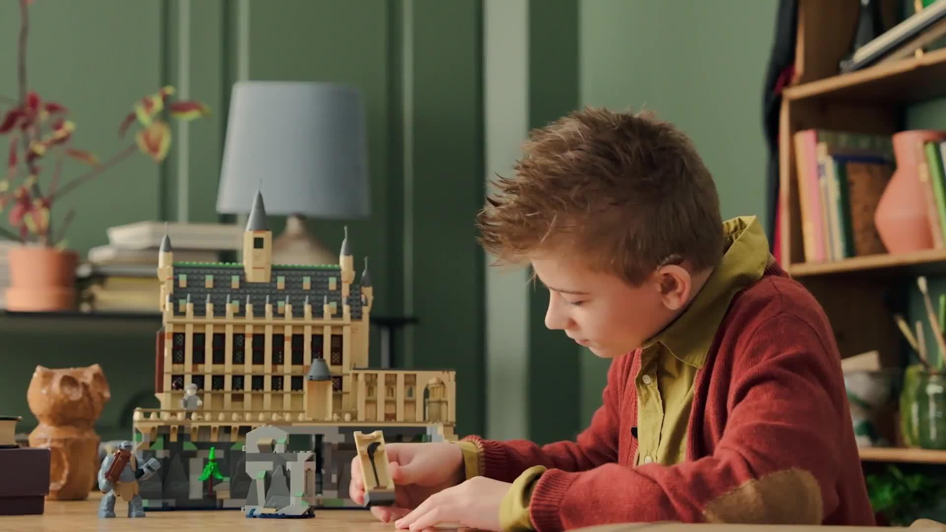 Image thumbnail 8 of 8 of LEGO Harry Potter Hogwarts Castle: The Great Hall 76435