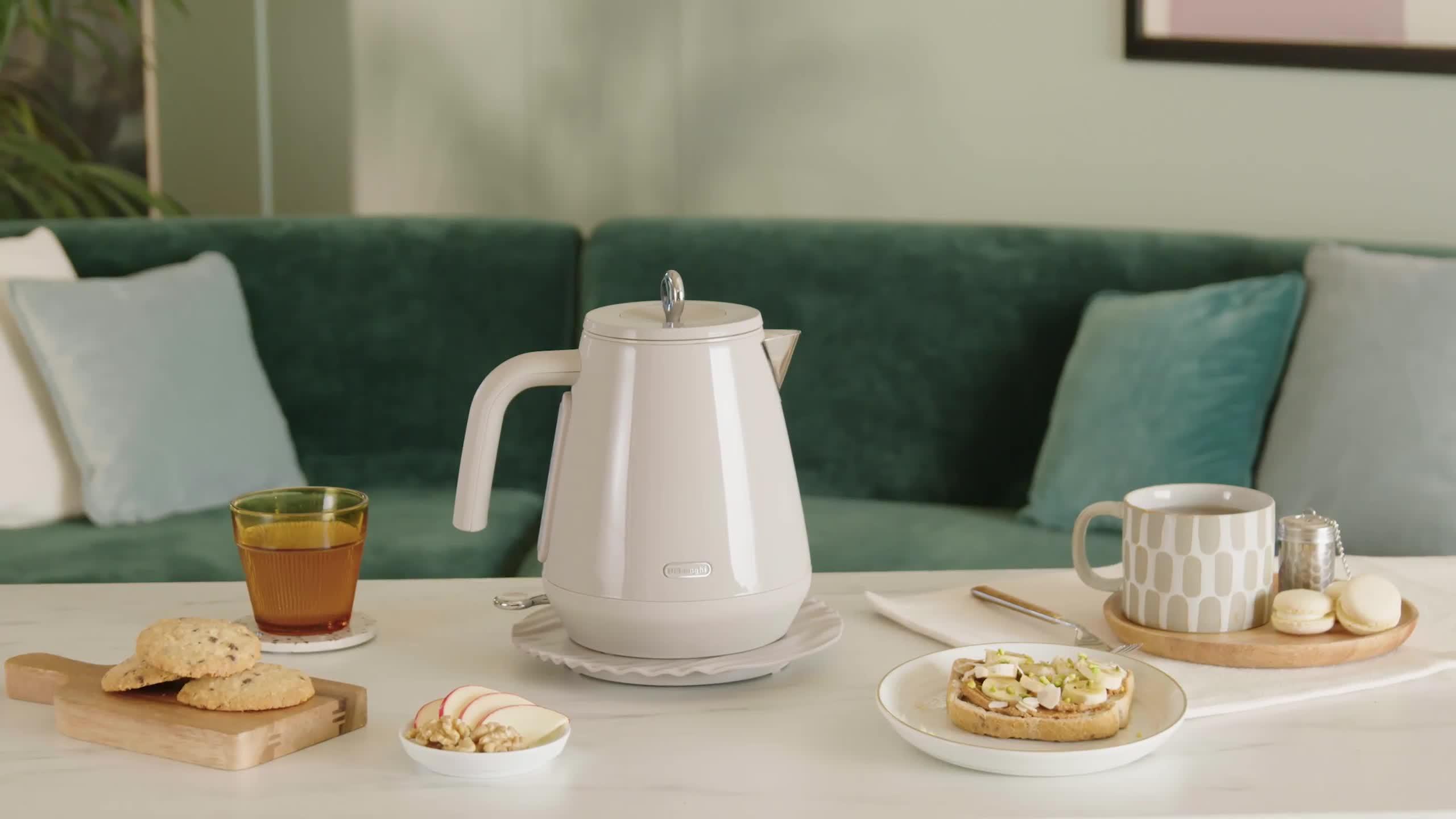Image thumbnail 7 of 7 of DeLonghi Eclettica Kettle - Beige
