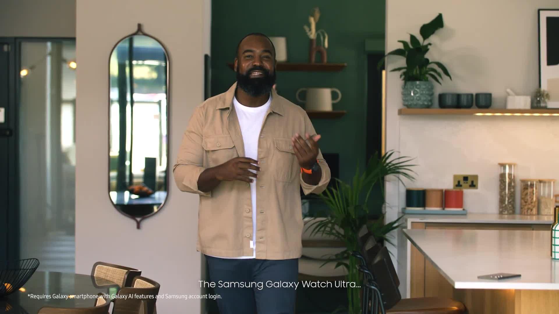 Image thumbnail 8 of 8 of Samsung Galaxy Watch Ultra 47mm LTE White with Buds3Pro White