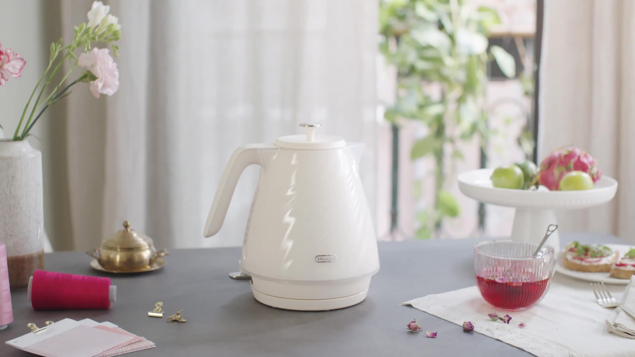 Image thumbnail 7 of 7 of DeLonghi Ballerina Seta Kettle - Cream