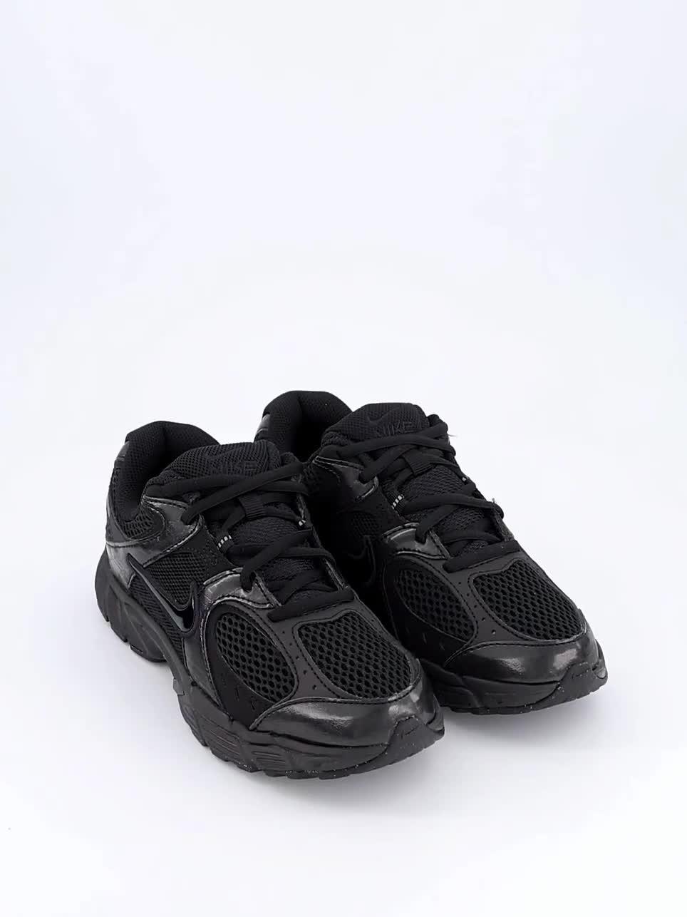 Image thumbnail 8 of 8 of Nike Big Kids' V5 RNR Trainers - Black