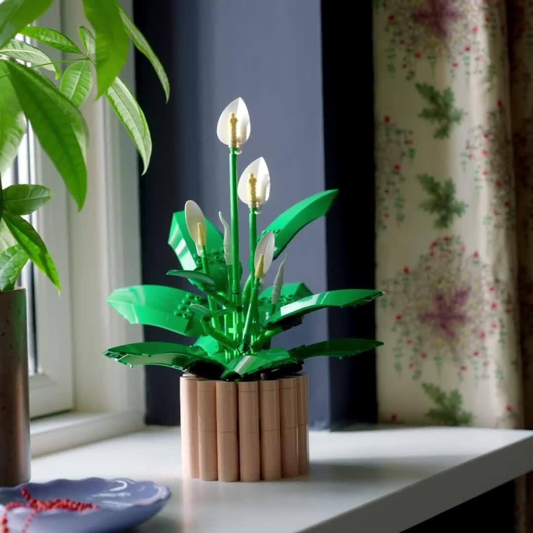 Image thumbnail 8 of 8 of LEGO Botanical Peace Lily Flower Decor Set (11504)